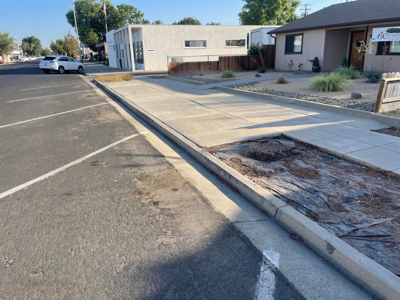 145 S D St, Exeter, CA 93221