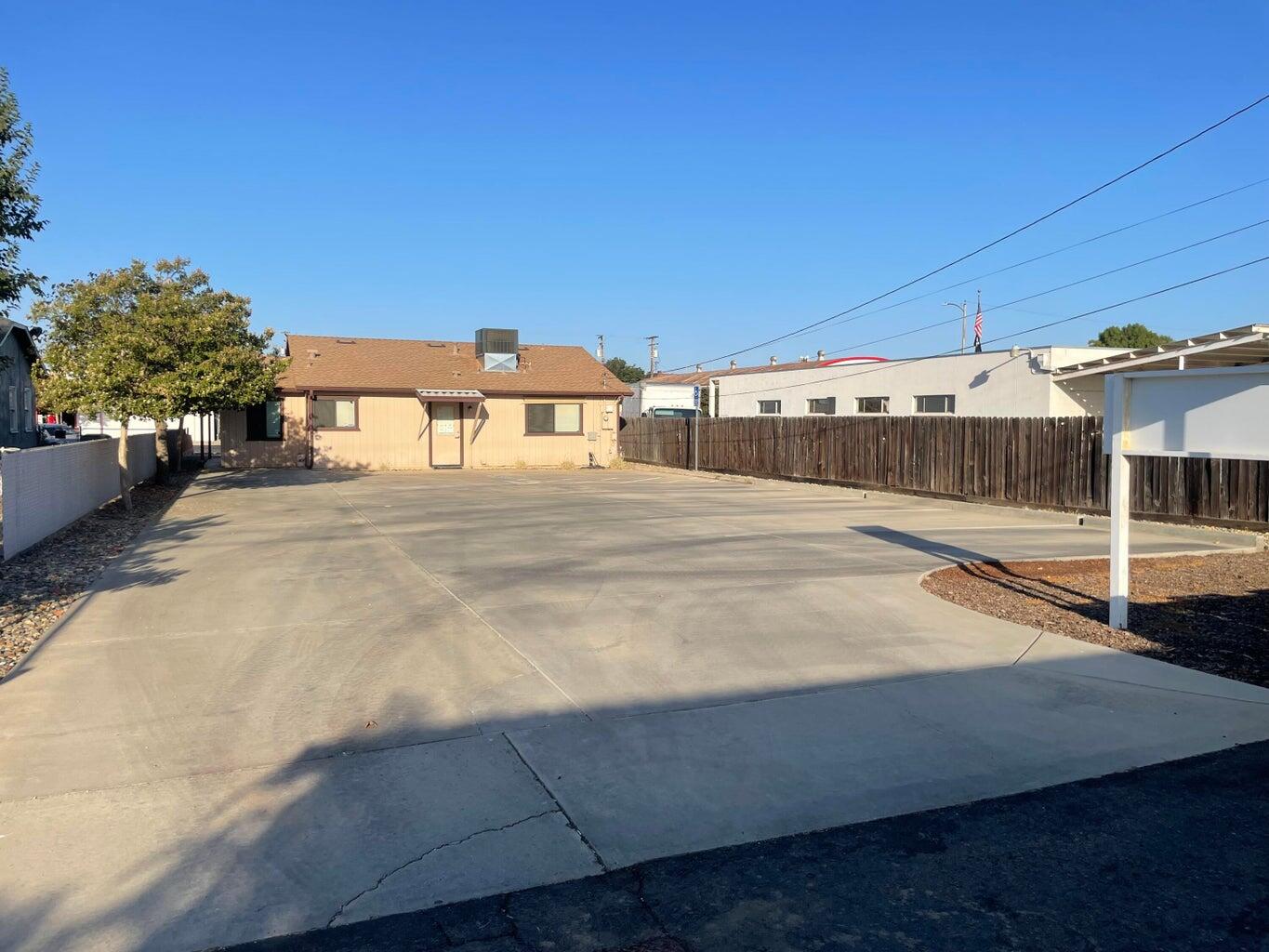 145 S D St, Exeter, CA 93221