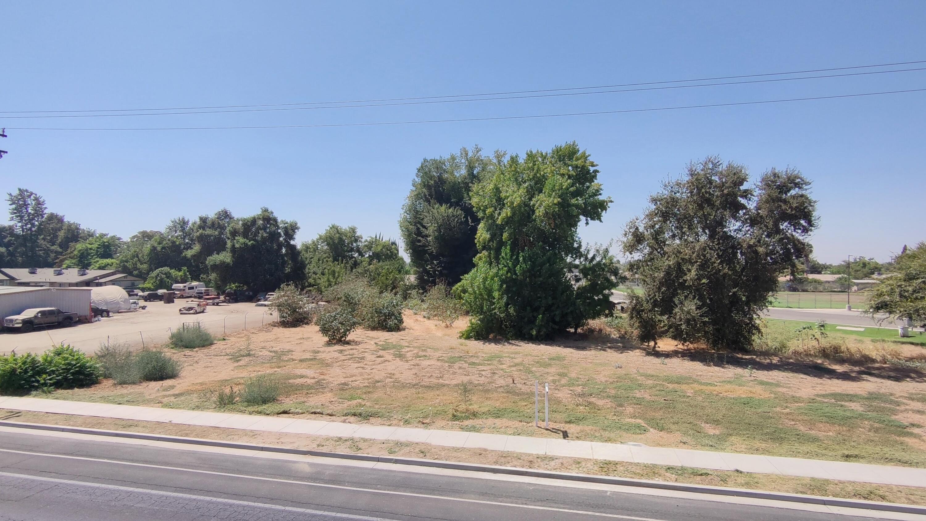 509 S Farmersville Blvd, Farmersville, CA 93223