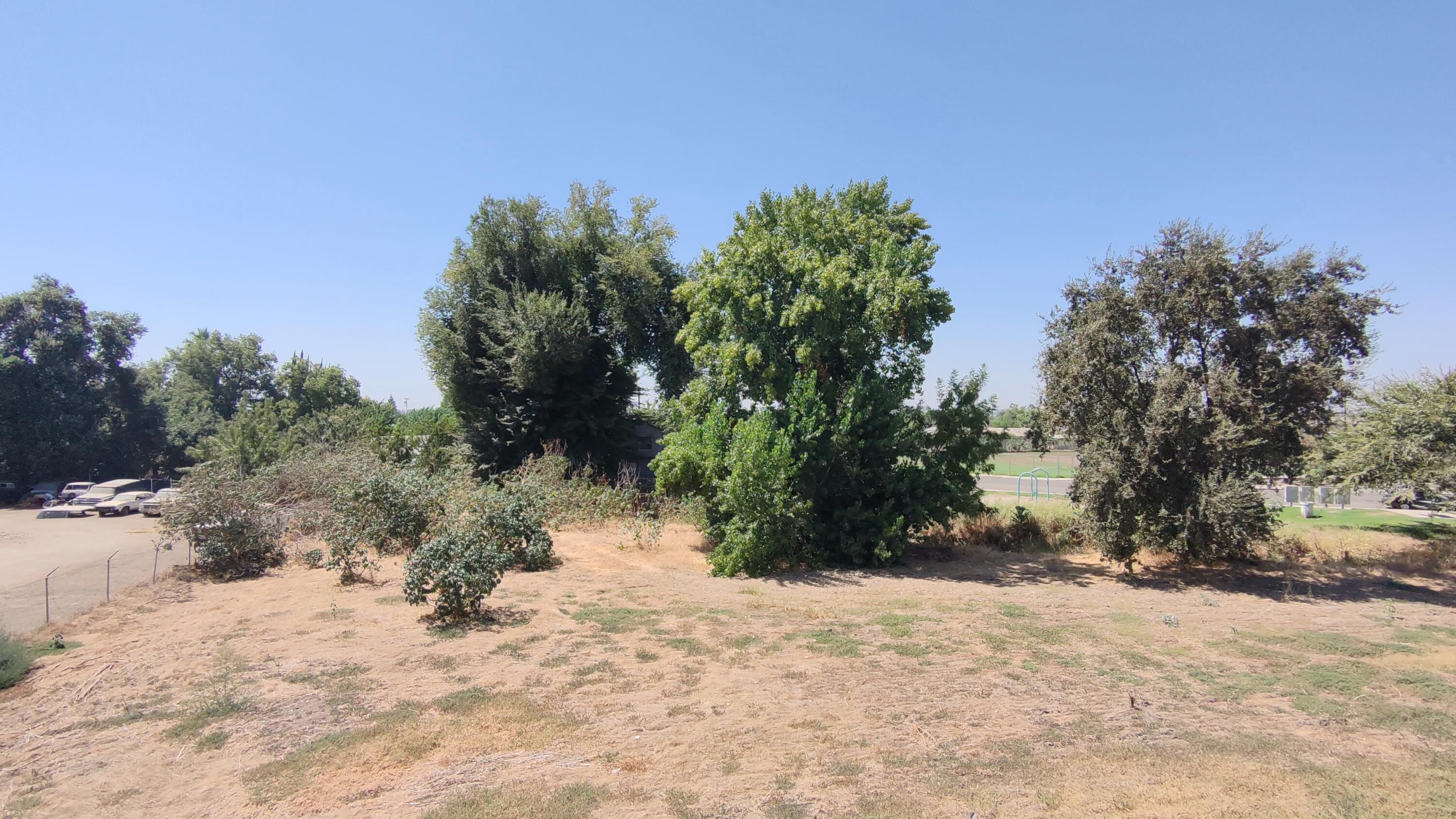 509 S Farmersville Blvd, Farmersville, CA 93223