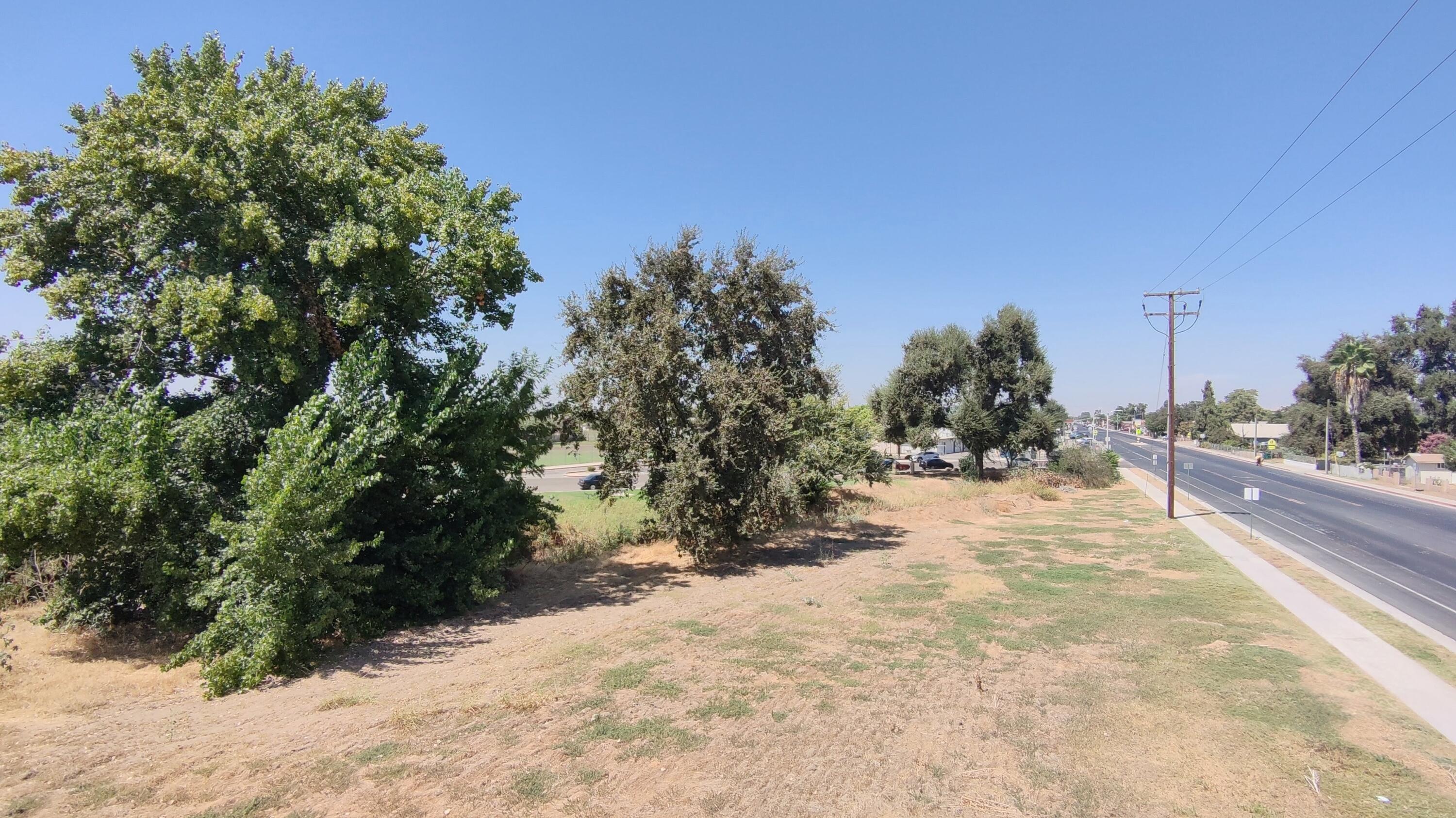 509 S Farmersville Blvd, Farmersville, CA 93223