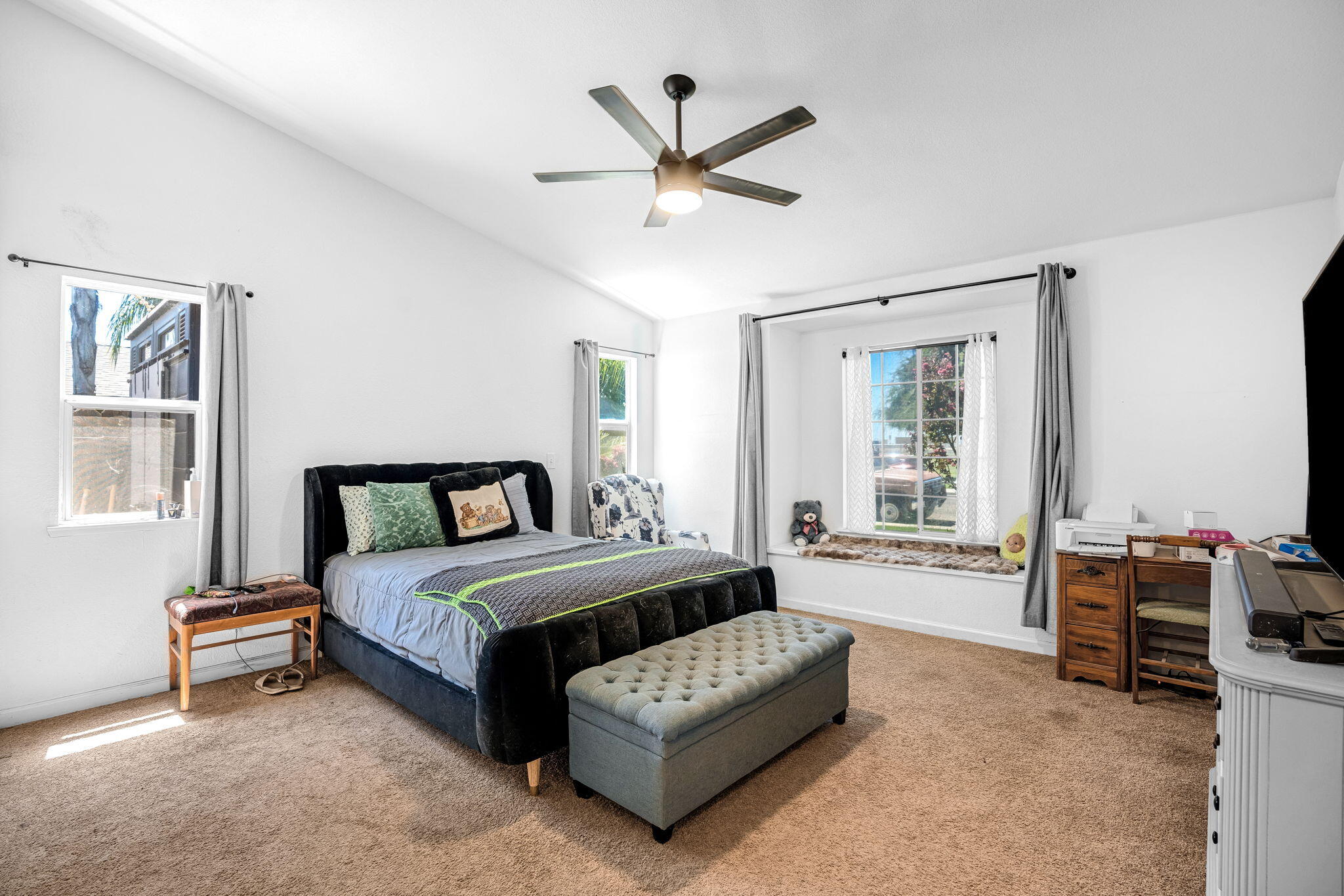2086 Mitchell Ave, Selma, CA 93662