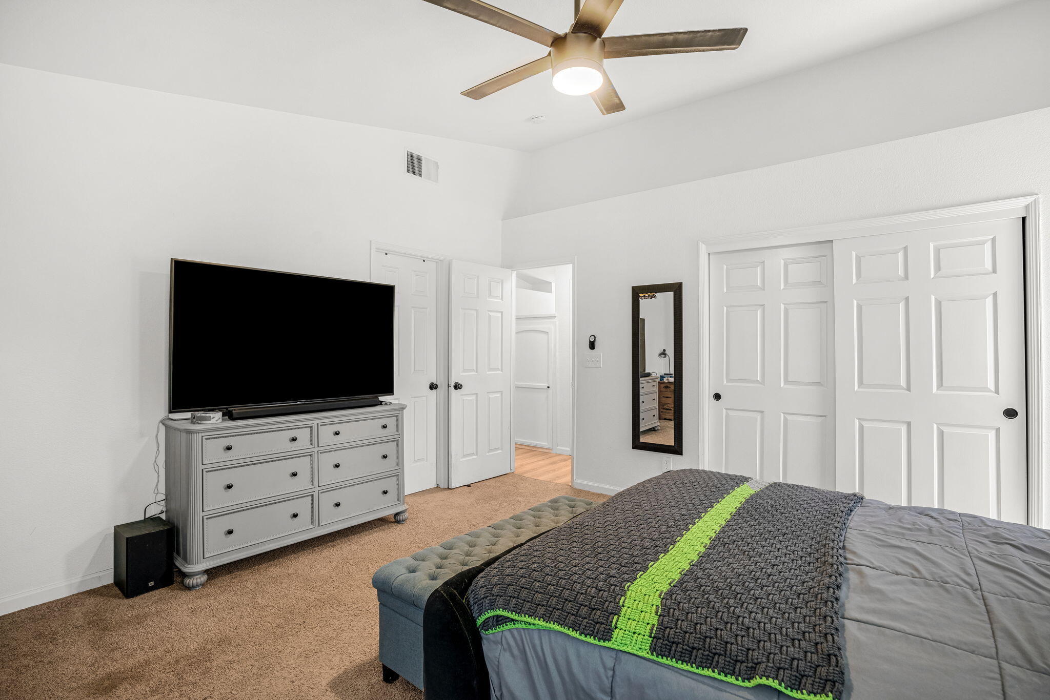 2086 Mitchell Ave, Selma, CA 93662