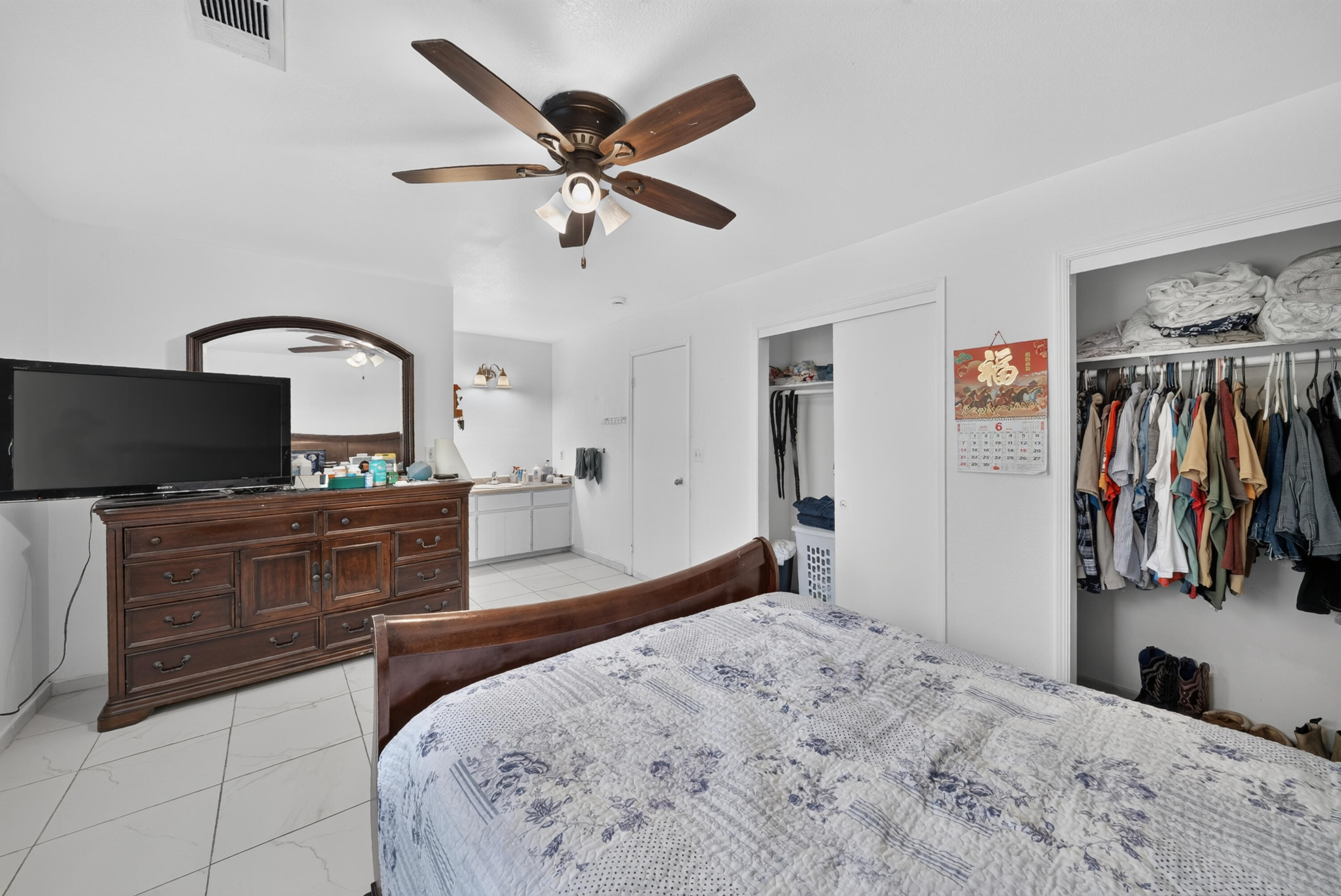 925 W Maple Ave, Tulare, CA 93274