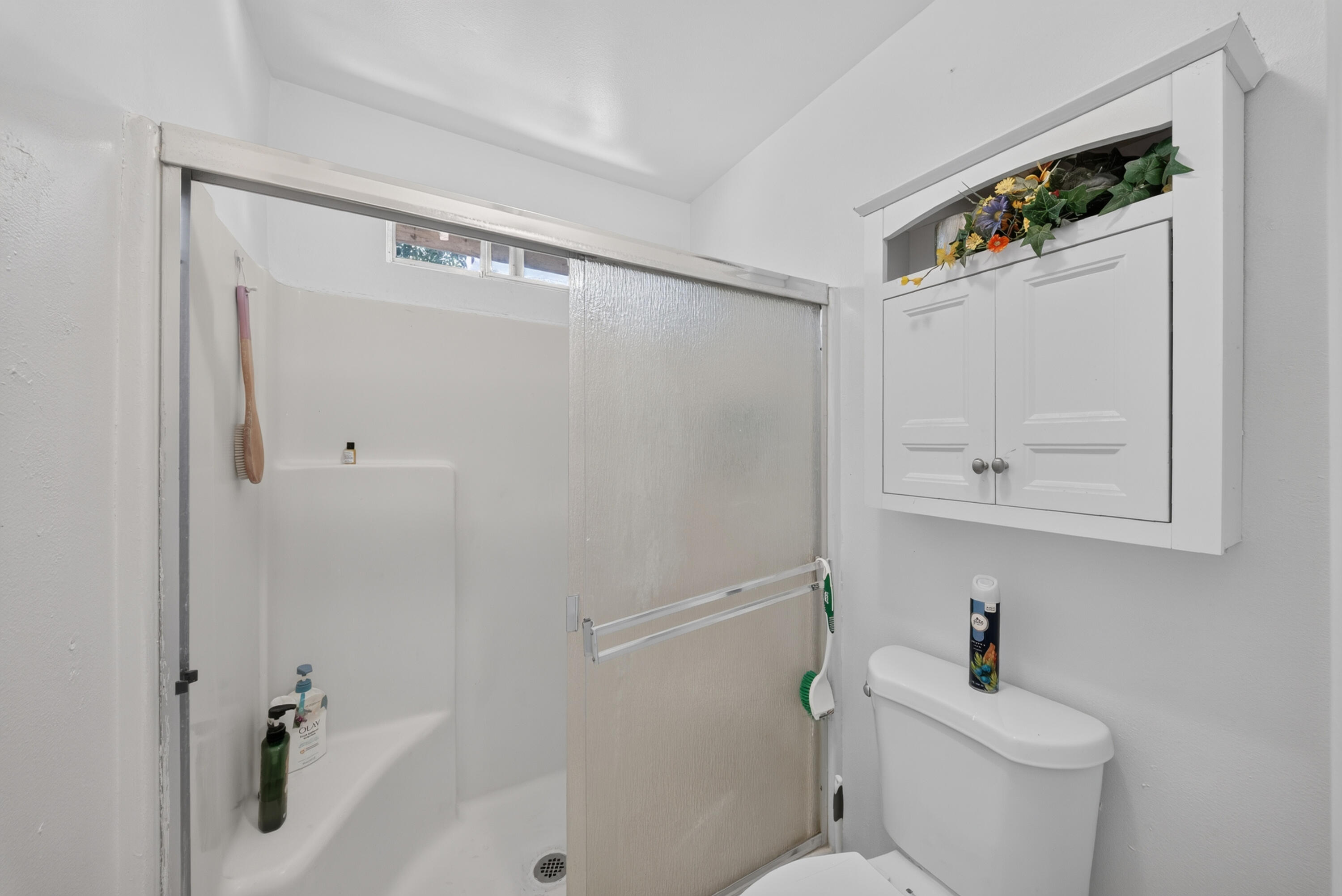 925 W Maple Ave, Tulare, CA 93274