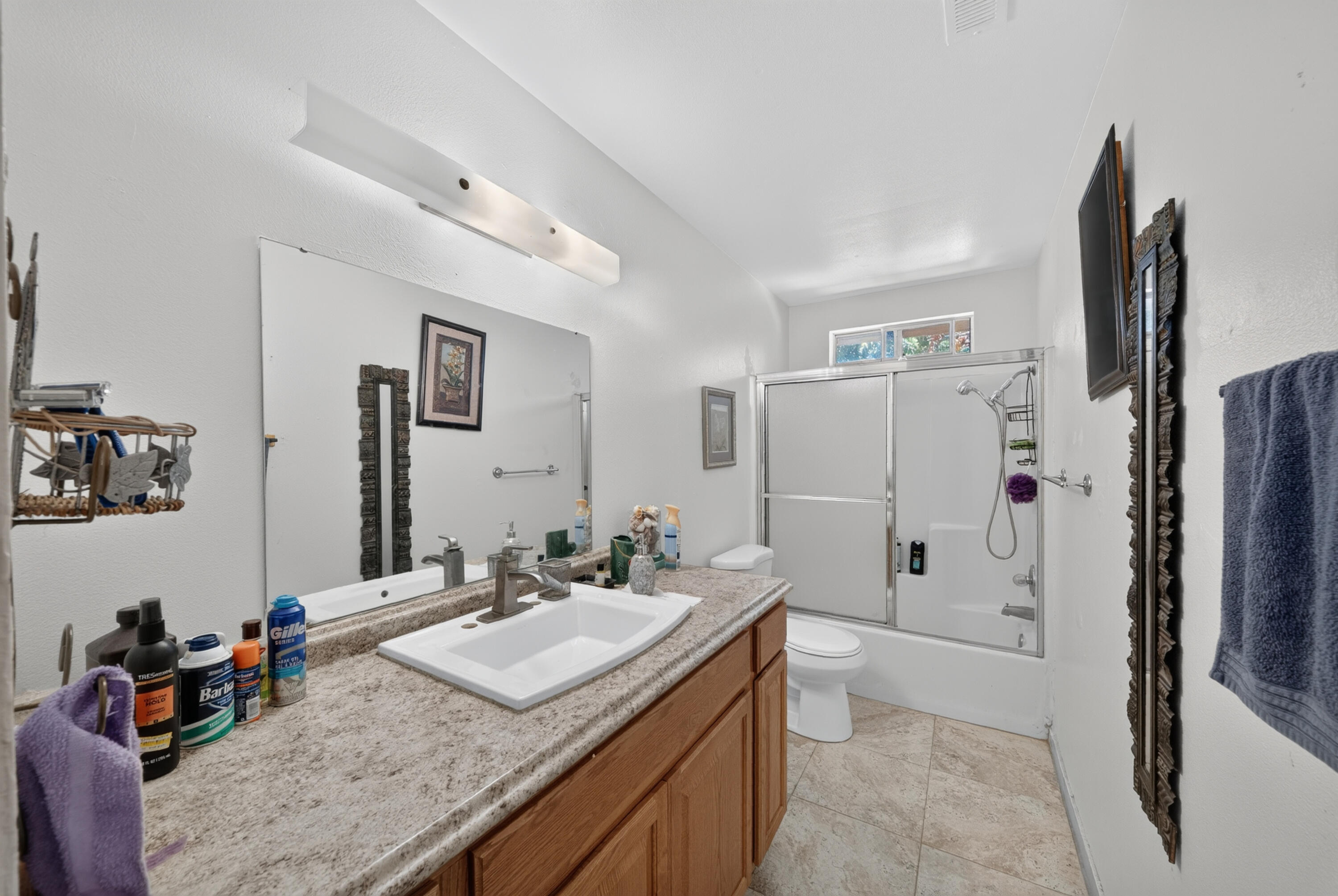 925 W Maple Ave, Tulare, CA 93274