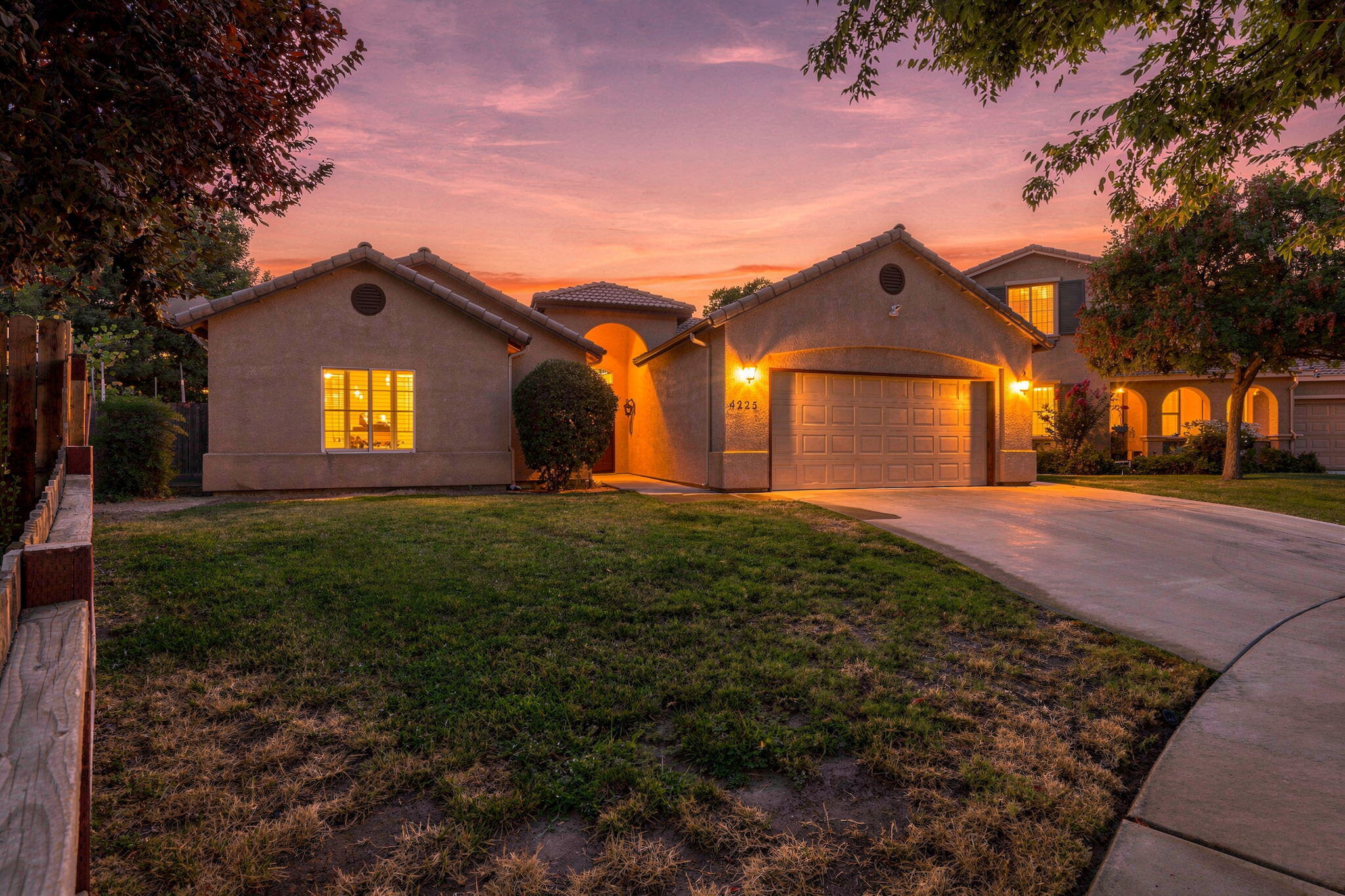 4225 W Ceres Ct, Visalia, CA 93291