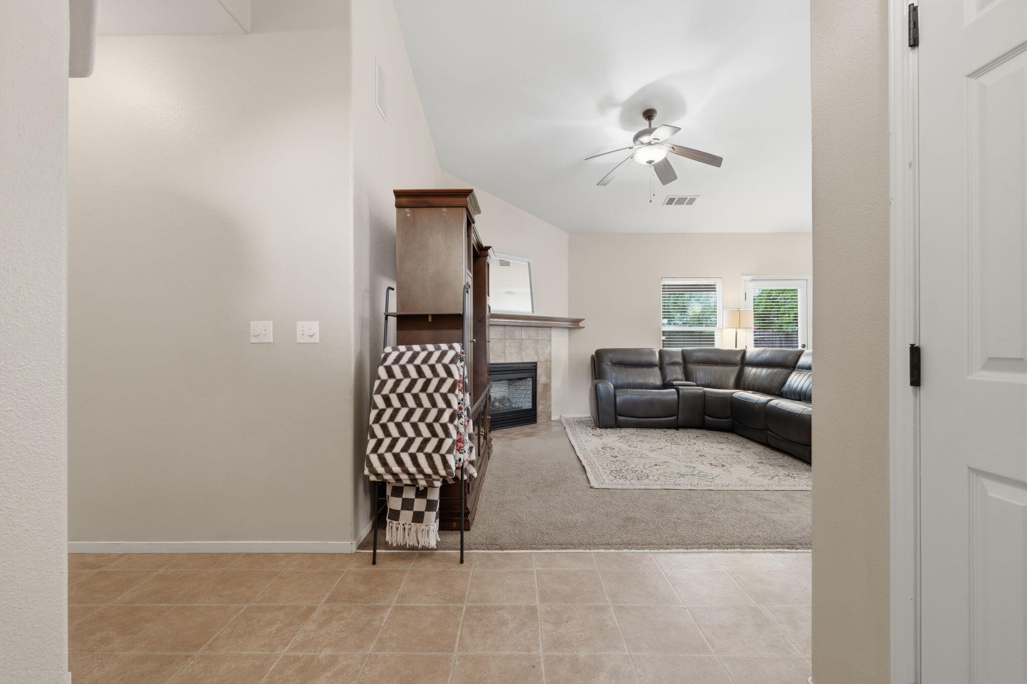 4225 W Ceres Ct, Visalia, CA 93291