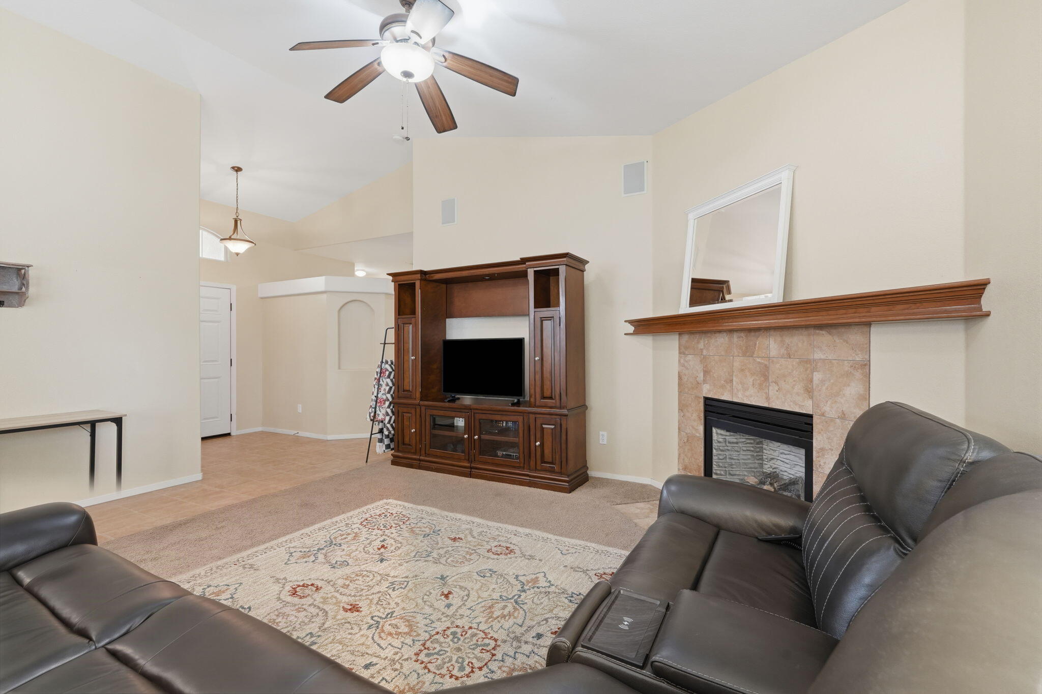 4225 W Ceres Ct, Visalia, CA 93291