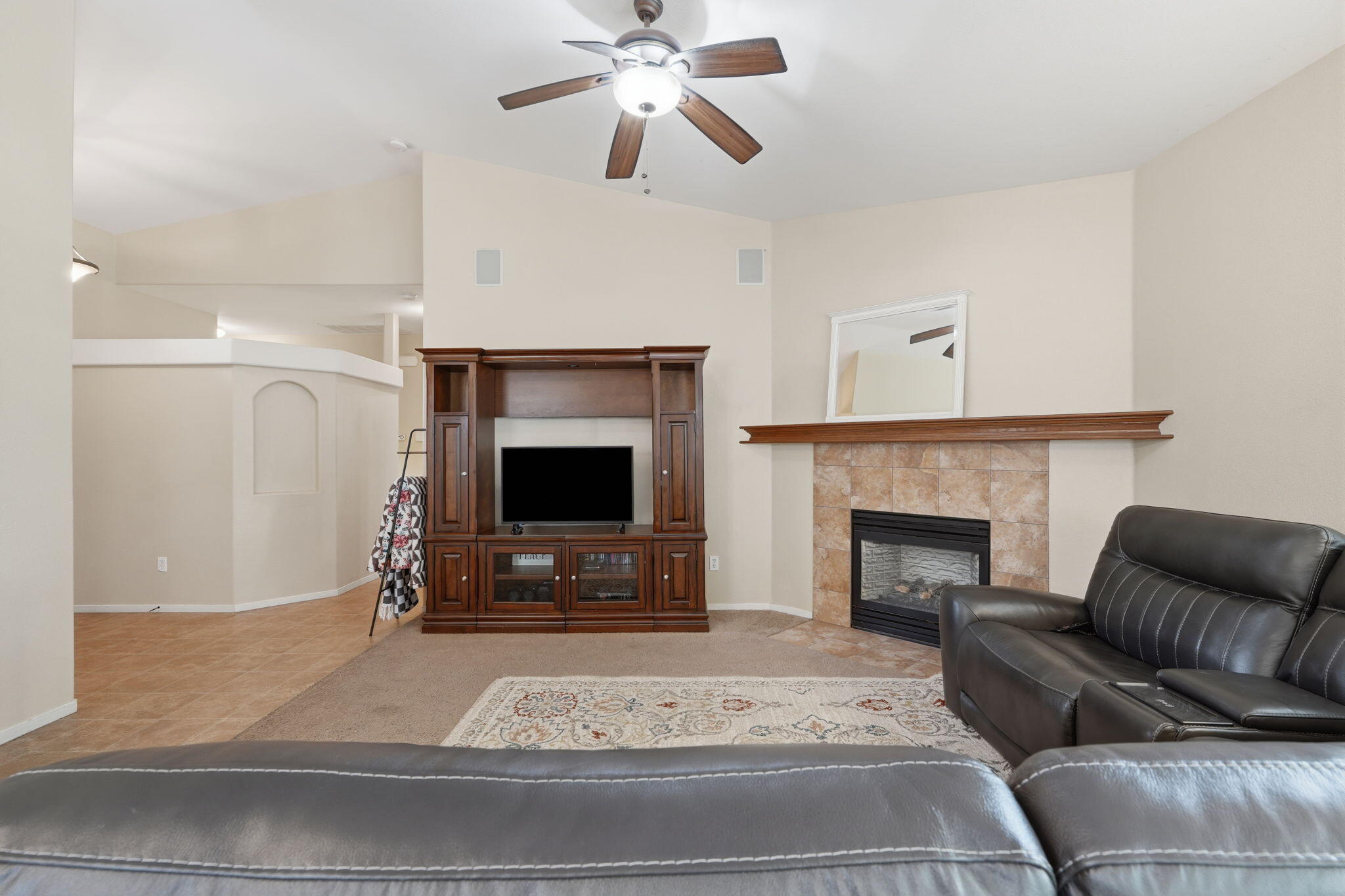 4225 W Ceres Ct, Visalia, CA 93291