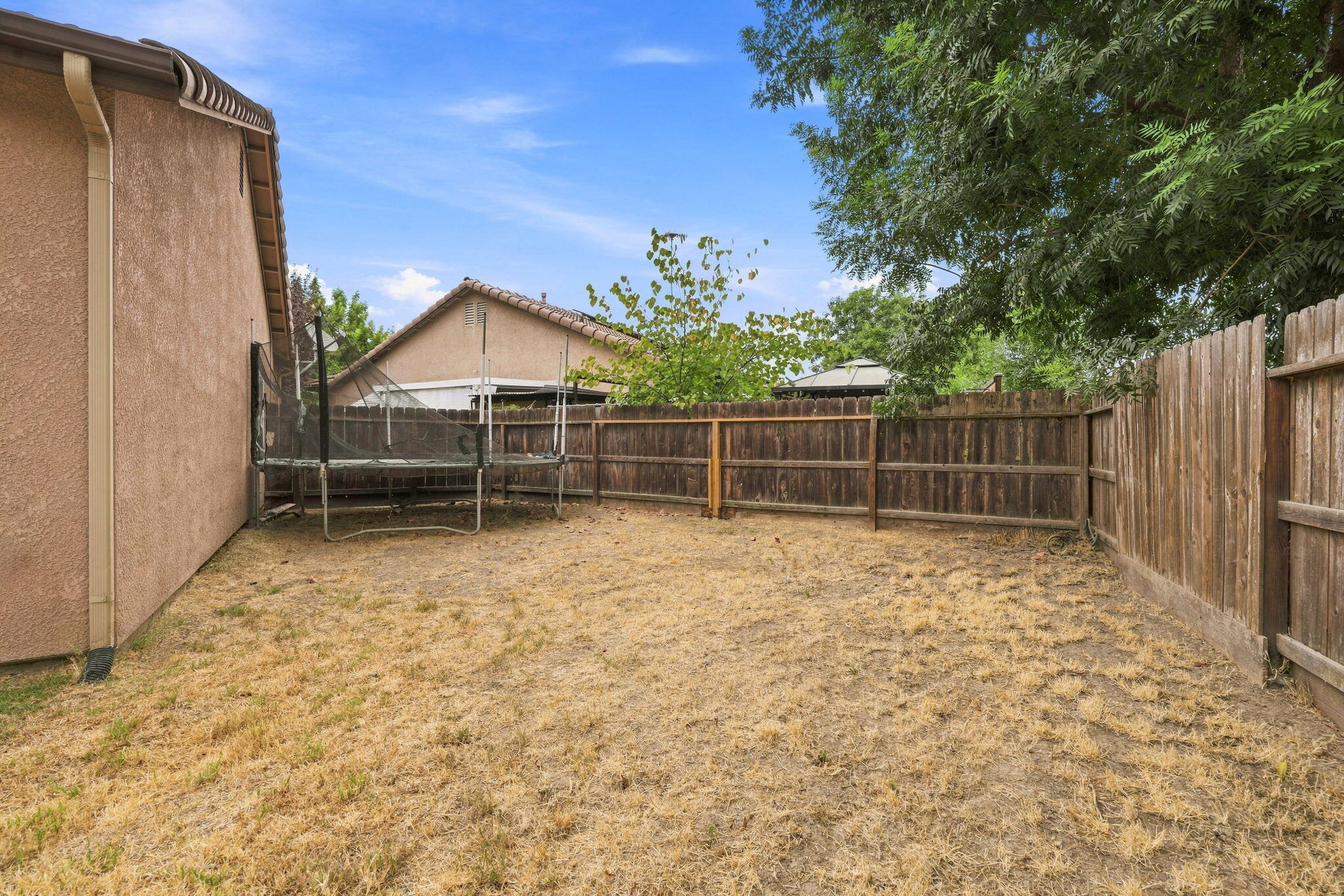 4225 W Ceres Ct, Visalia, CA 93291