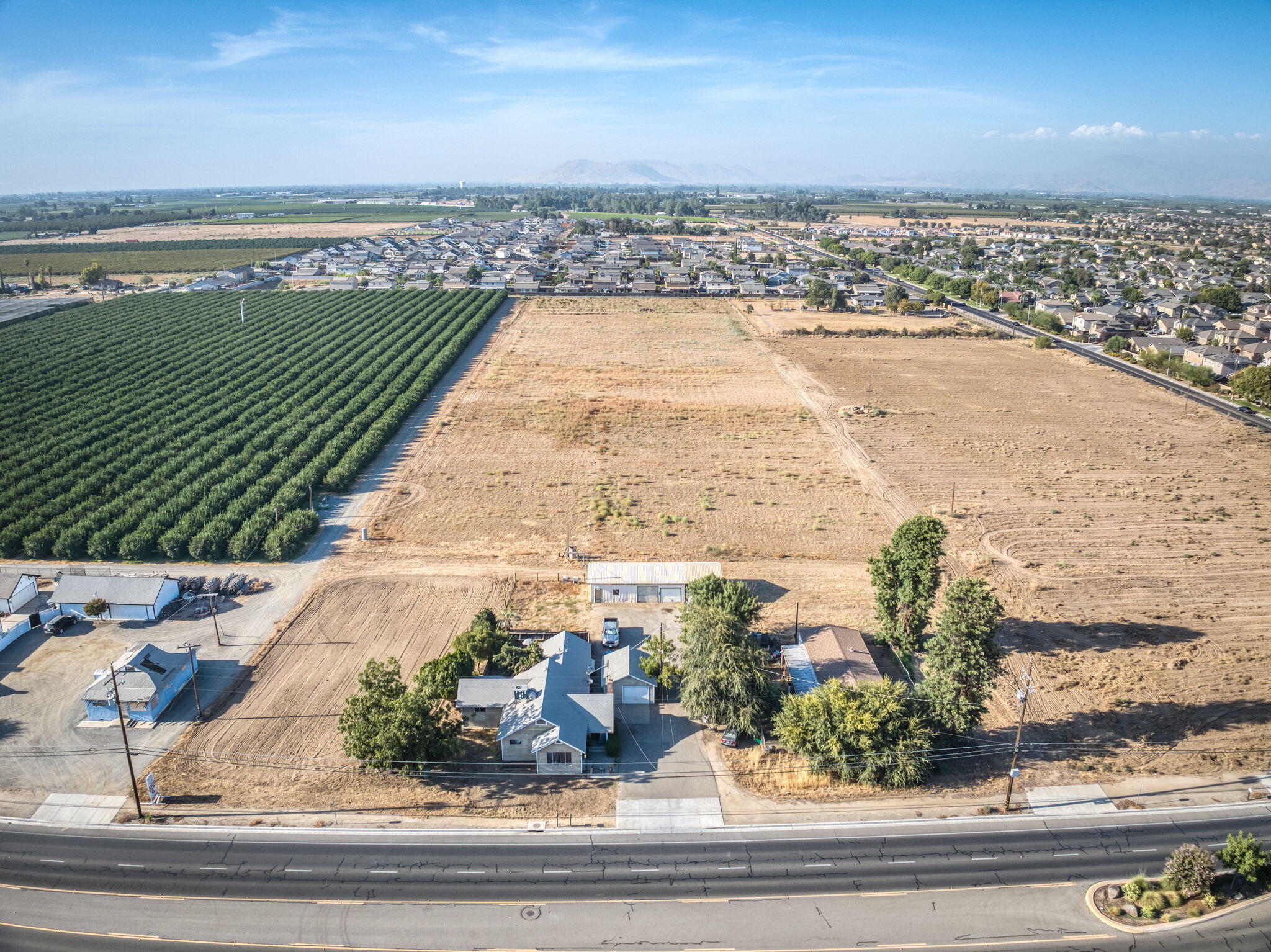 7116 Avenue 416, Dinuba, CA 93618