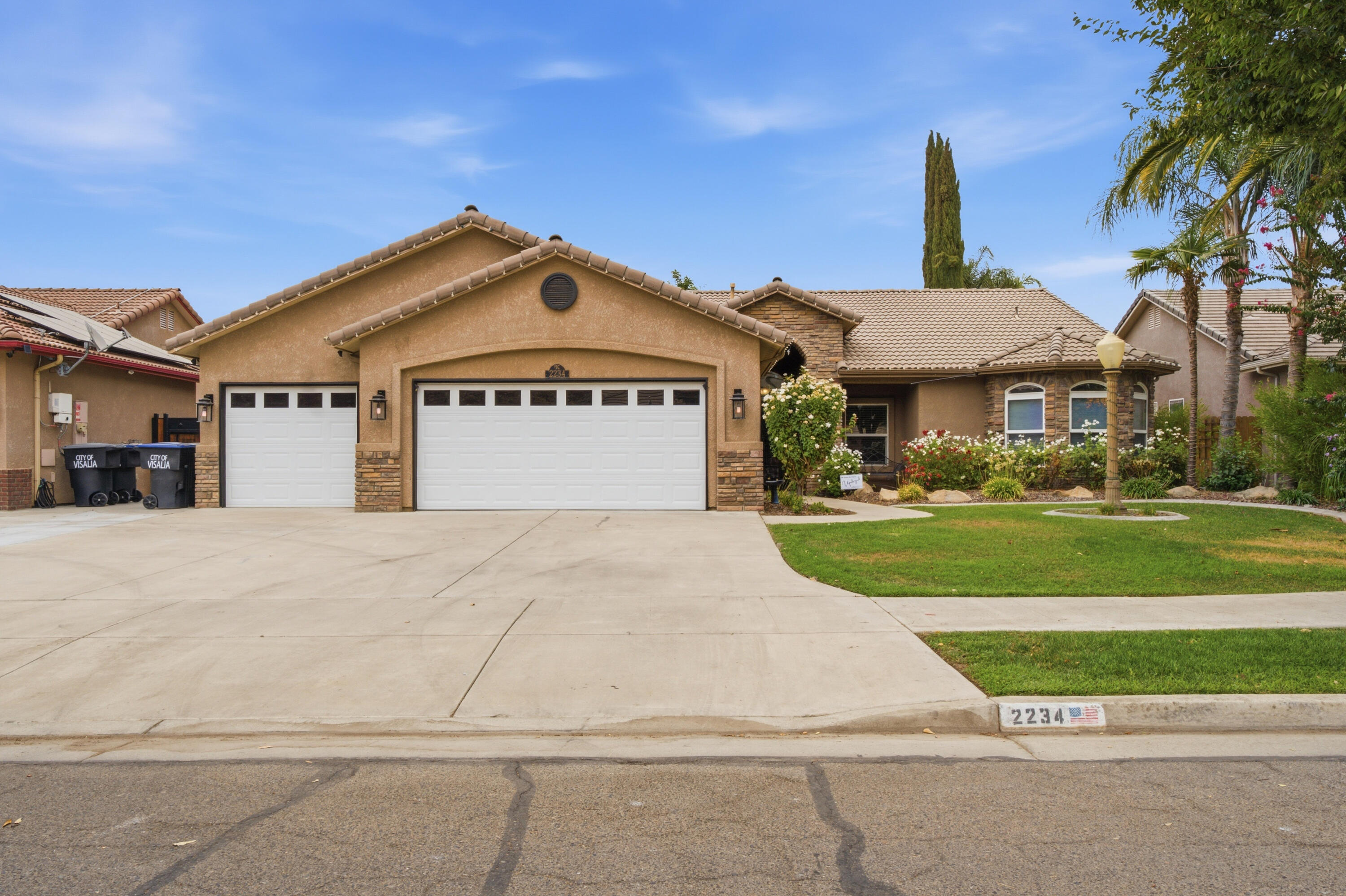 2234 N Carson Ct, Visalia, CA 93291