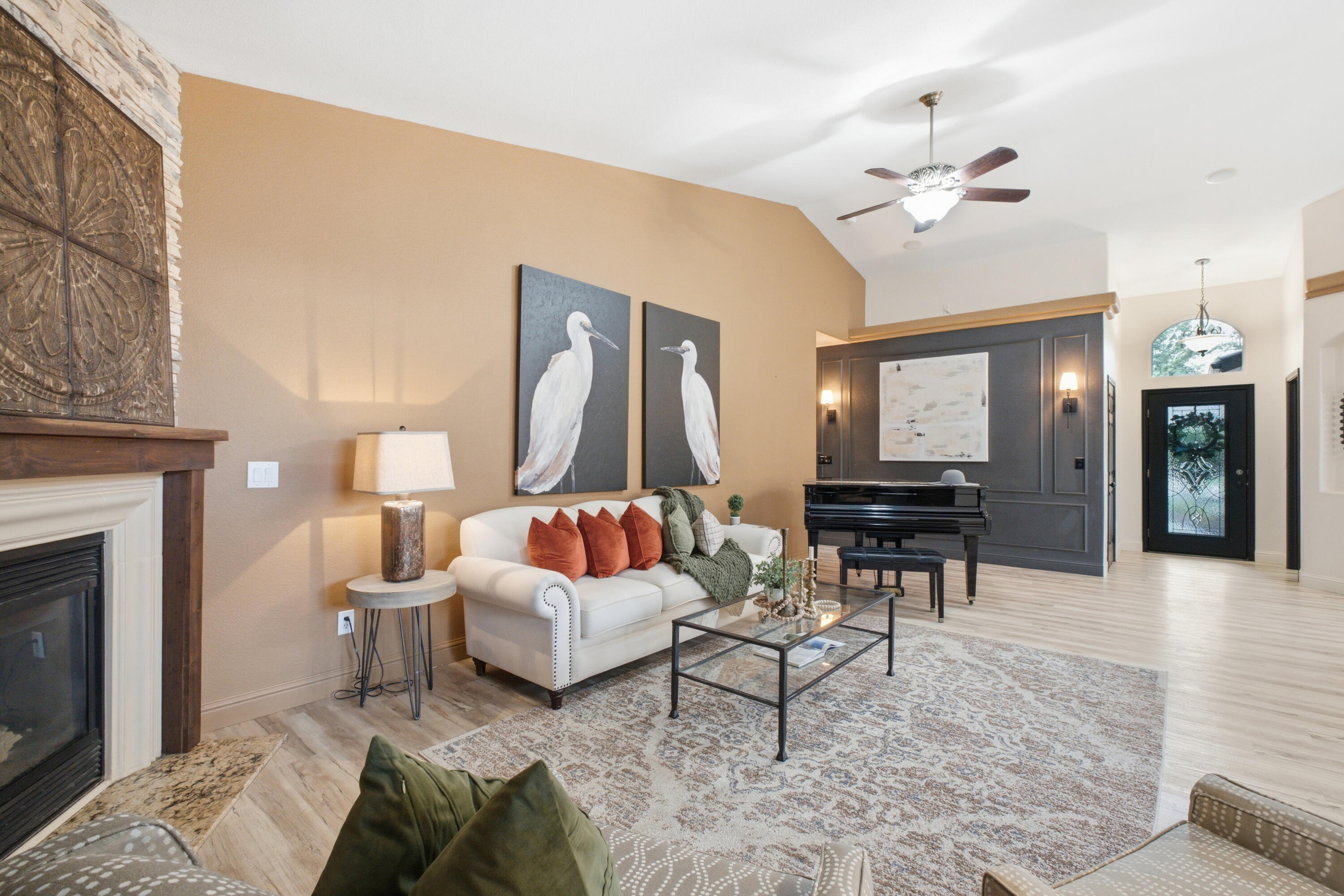 2234 N Carson Ct, Visalia, CA 93291