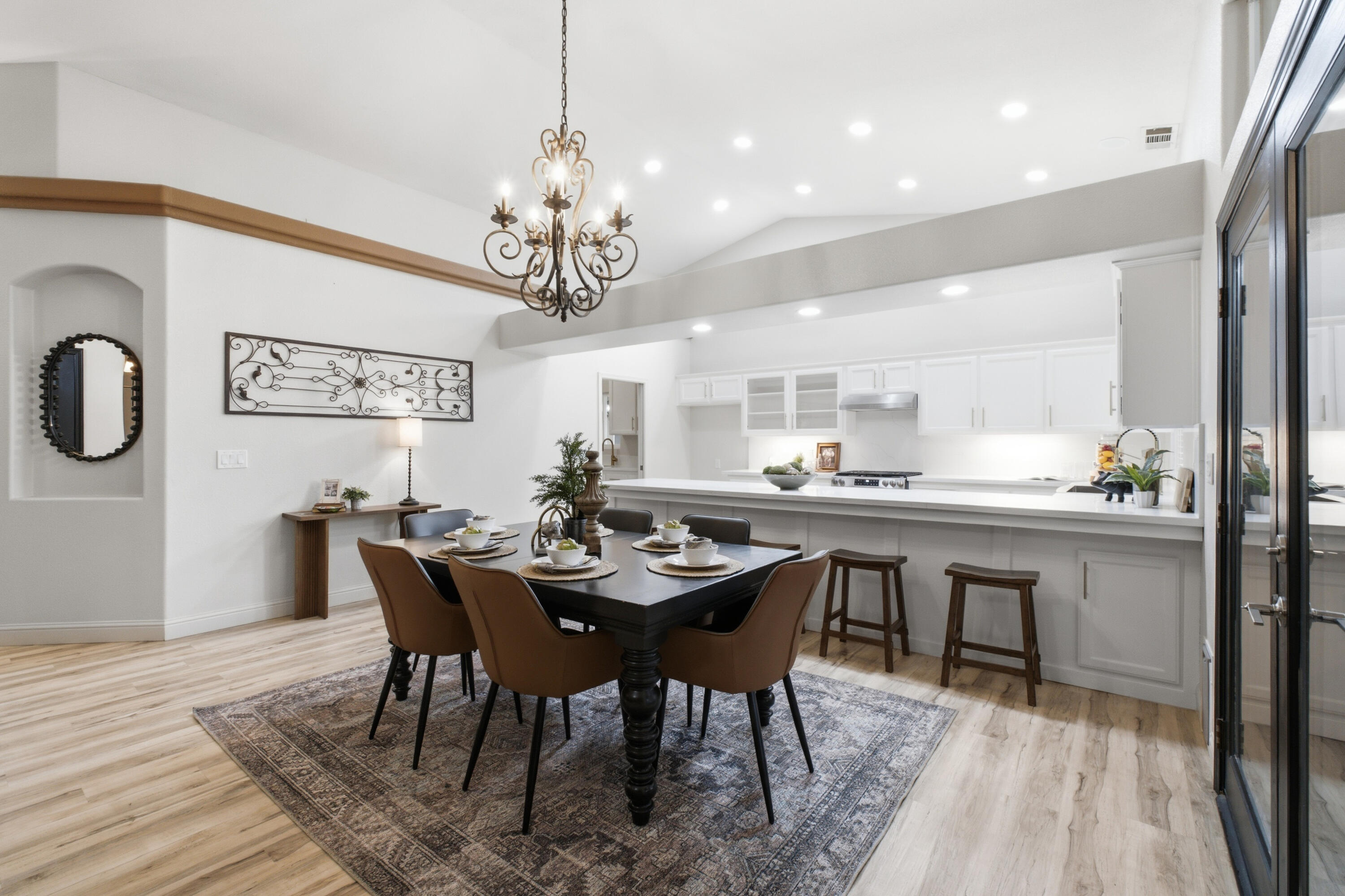 2234 N Carson Ct, Visalia, CA 93291