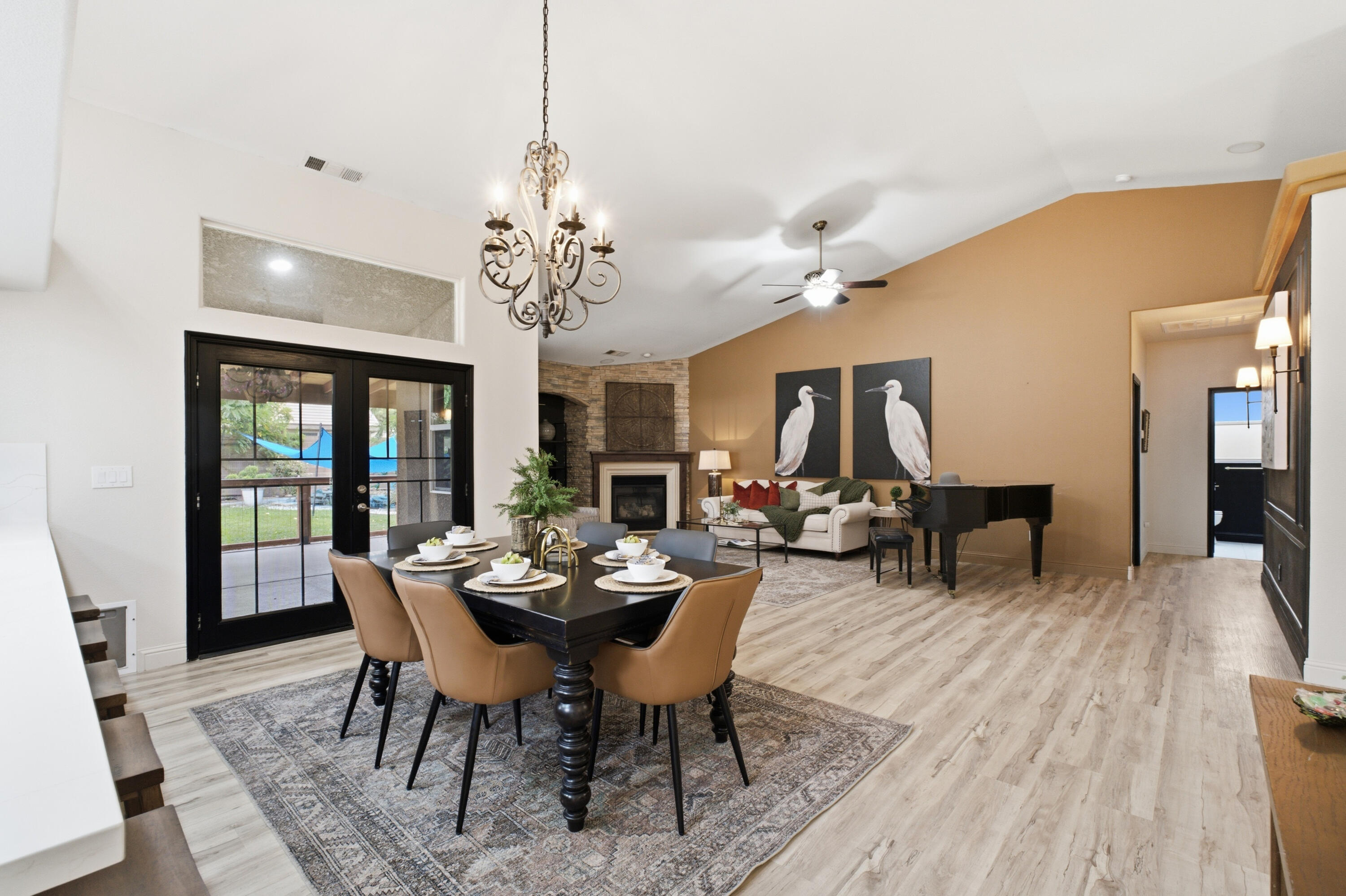 2234 N Carson Ct, Visalia, CA 93291