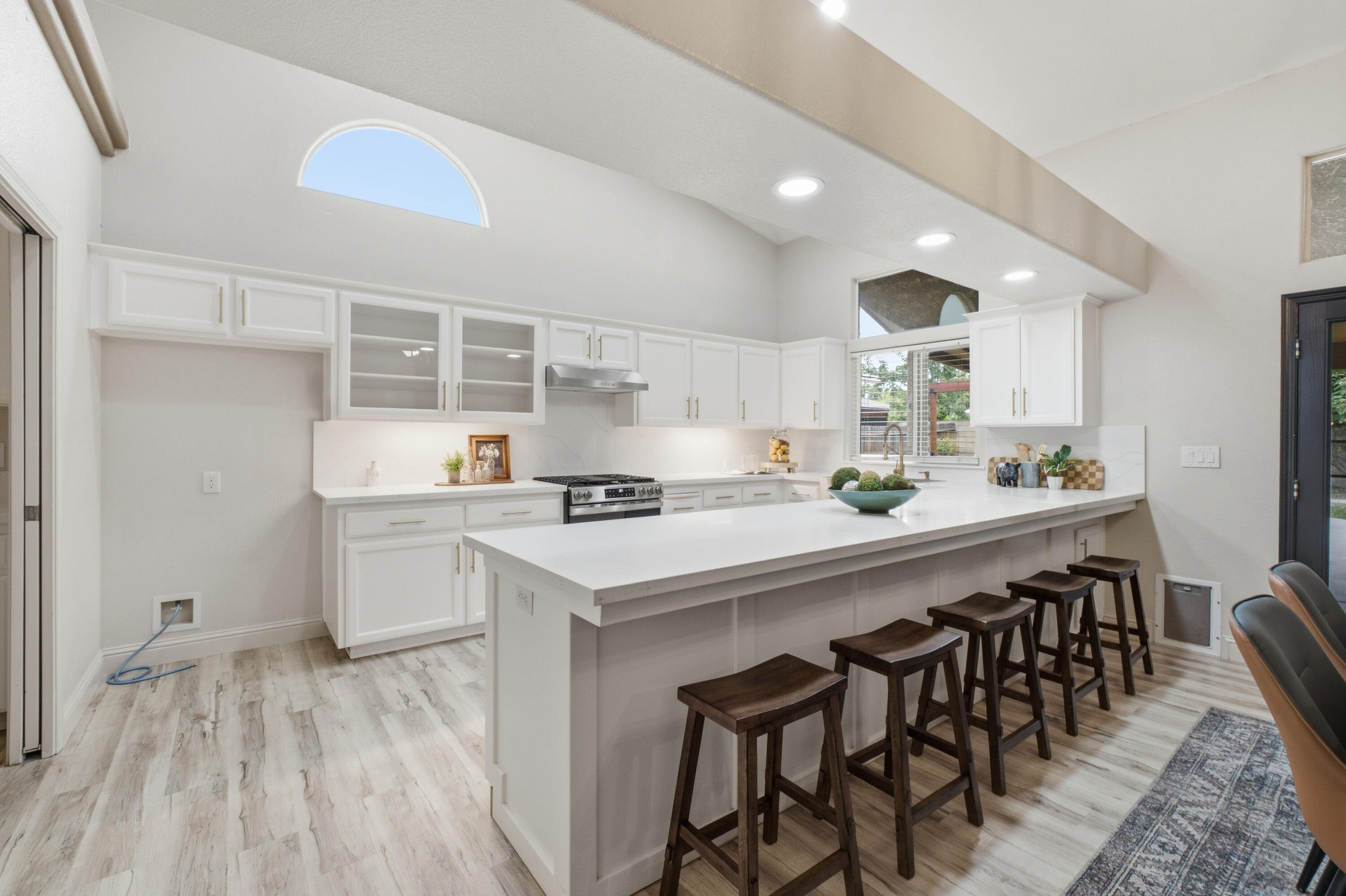 2234 N Carson Ct, Visalia, CA 93291