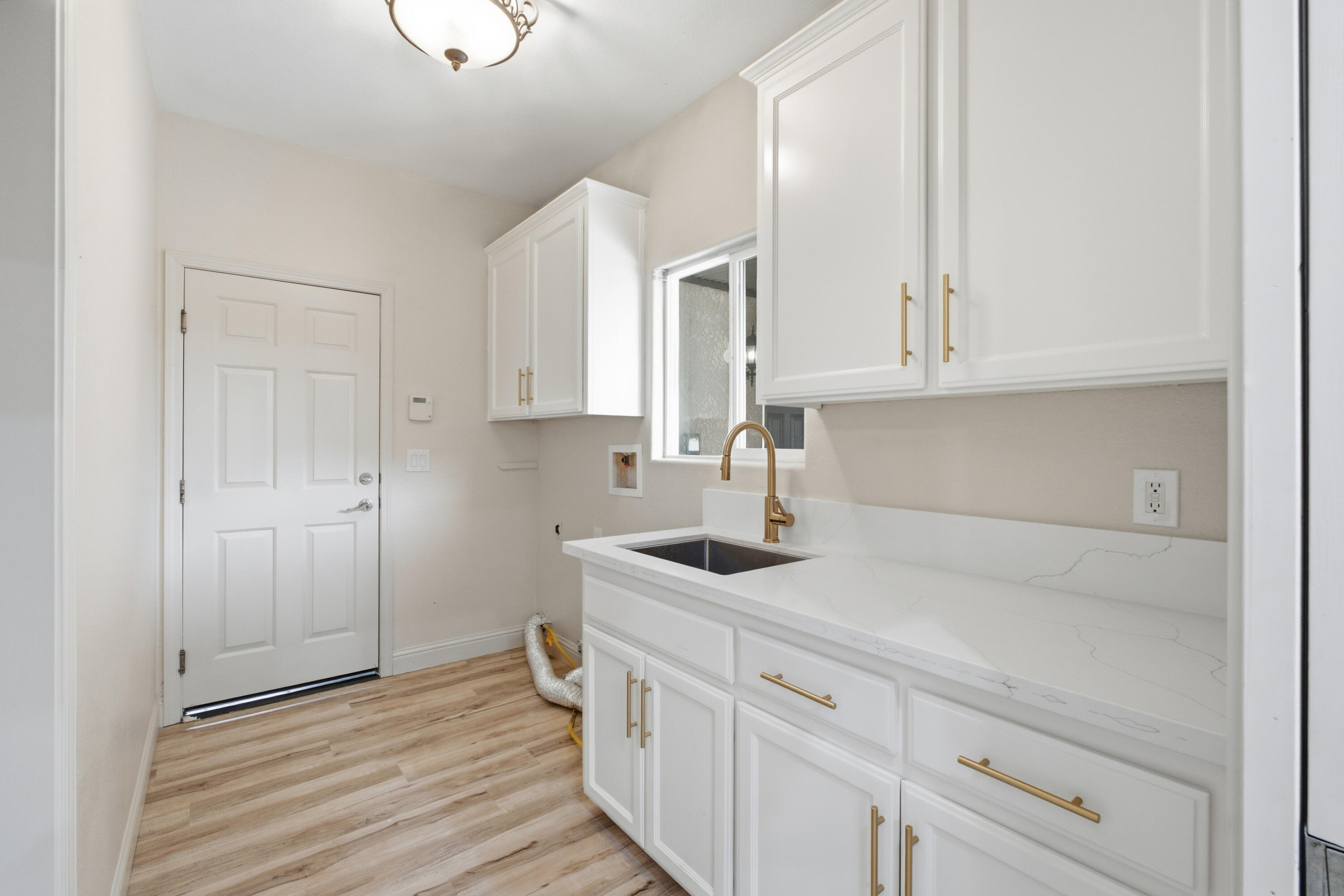 2234 N Carson Ct, Visalia, CA 93291