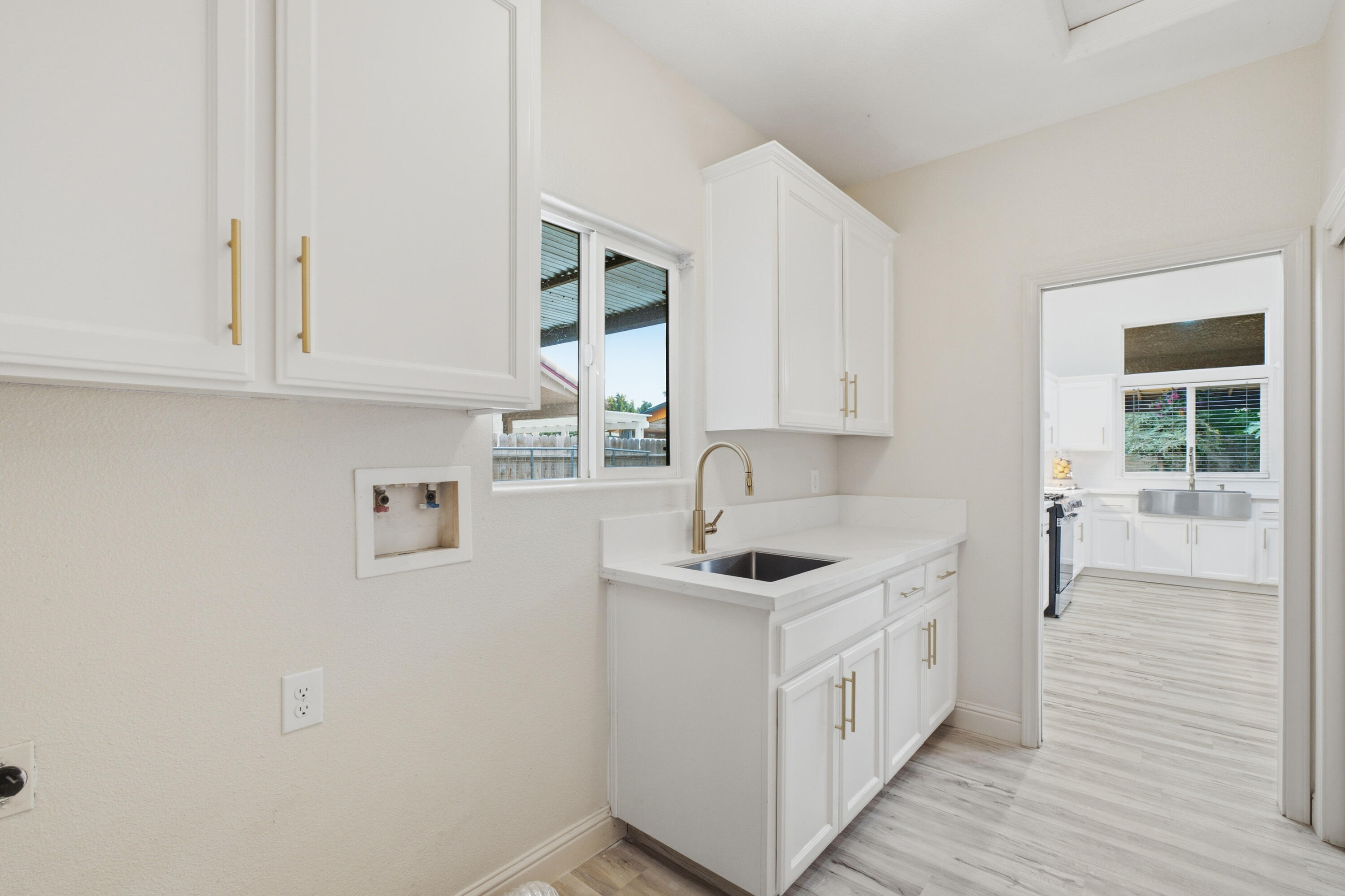 2234 N Carson Ct, Visalia, CA 93291