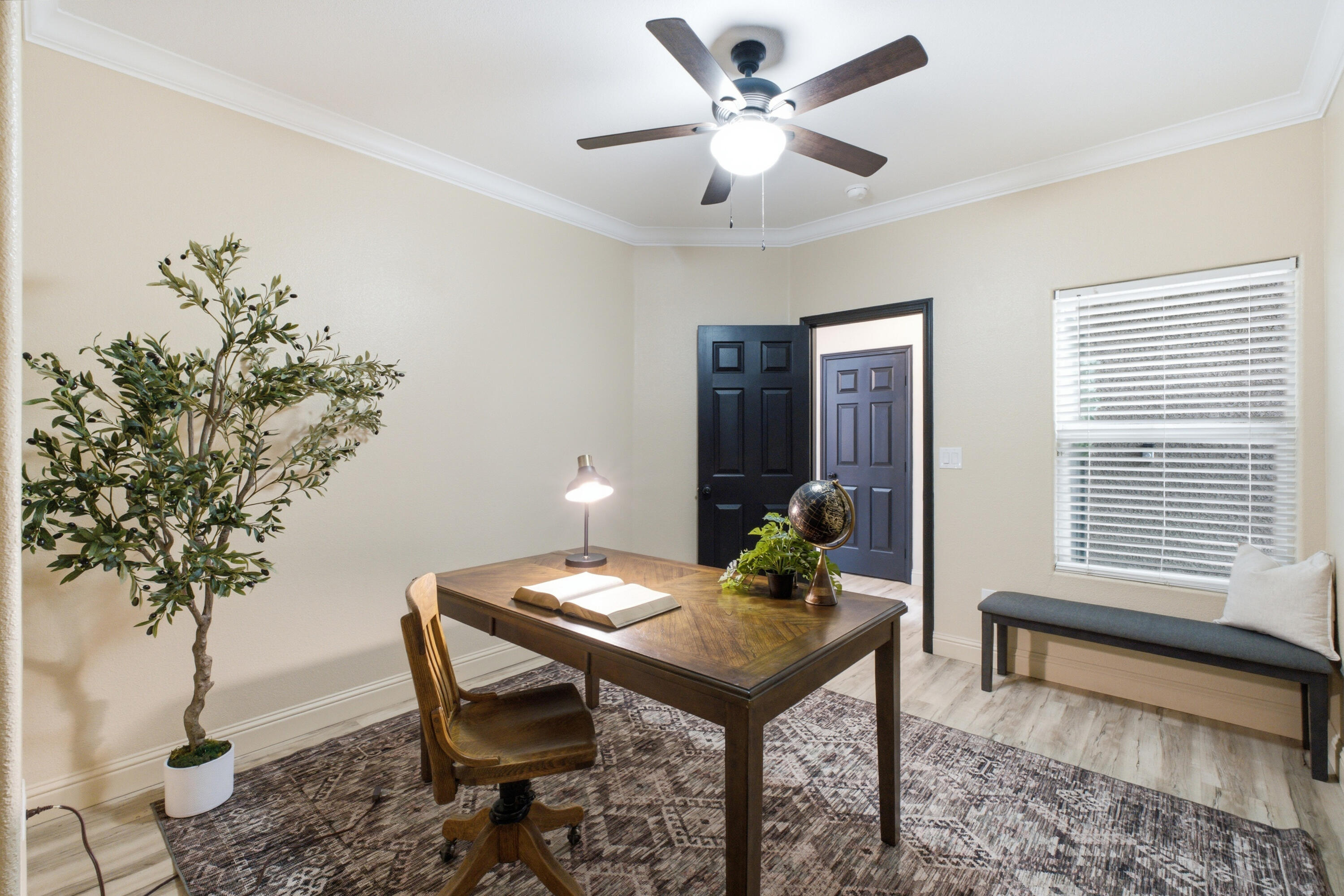 2234 N Carson Ct, Visalia, CA 93291