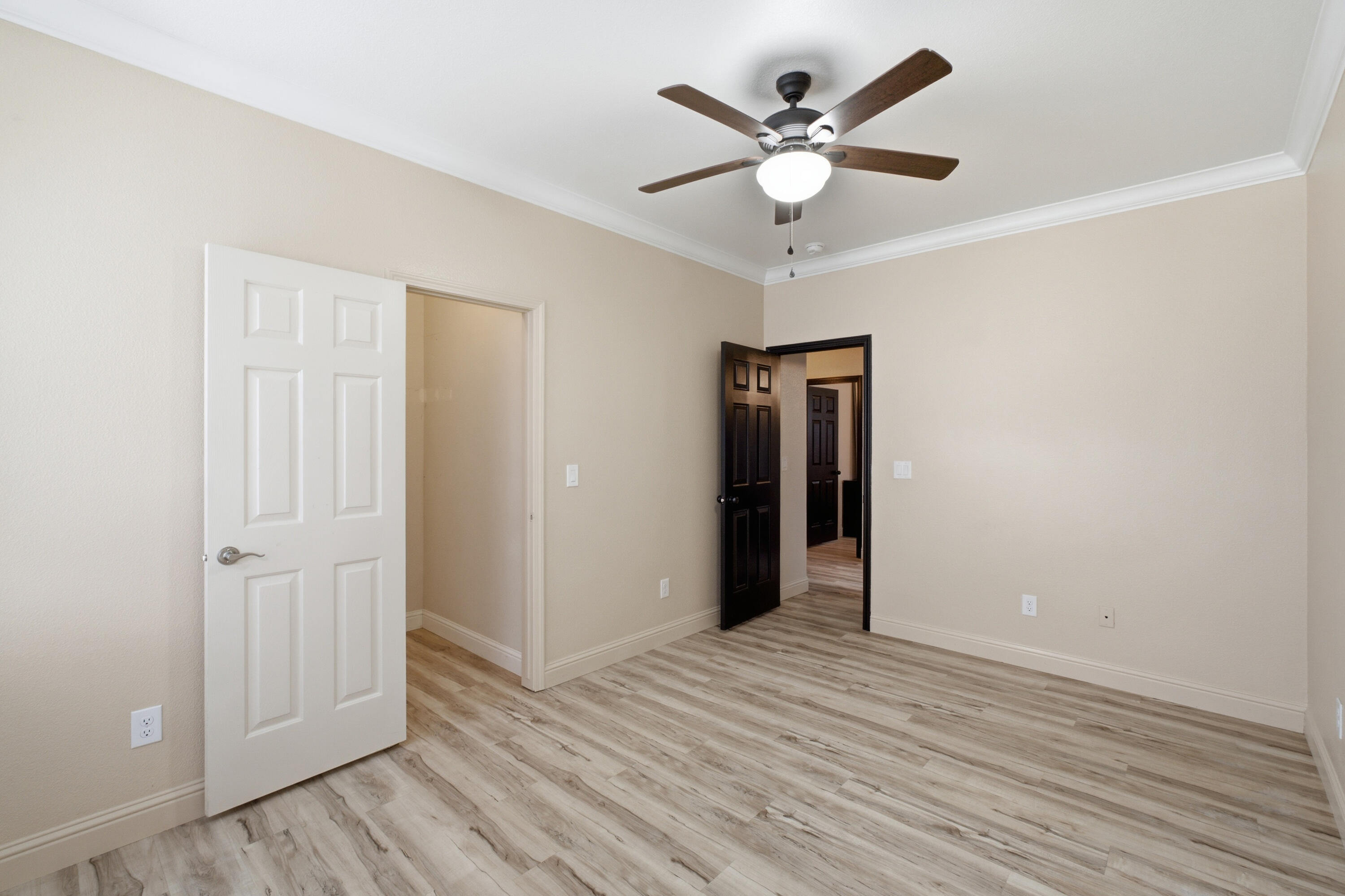 2234 N Carson Ct, Visalia, CA 93291