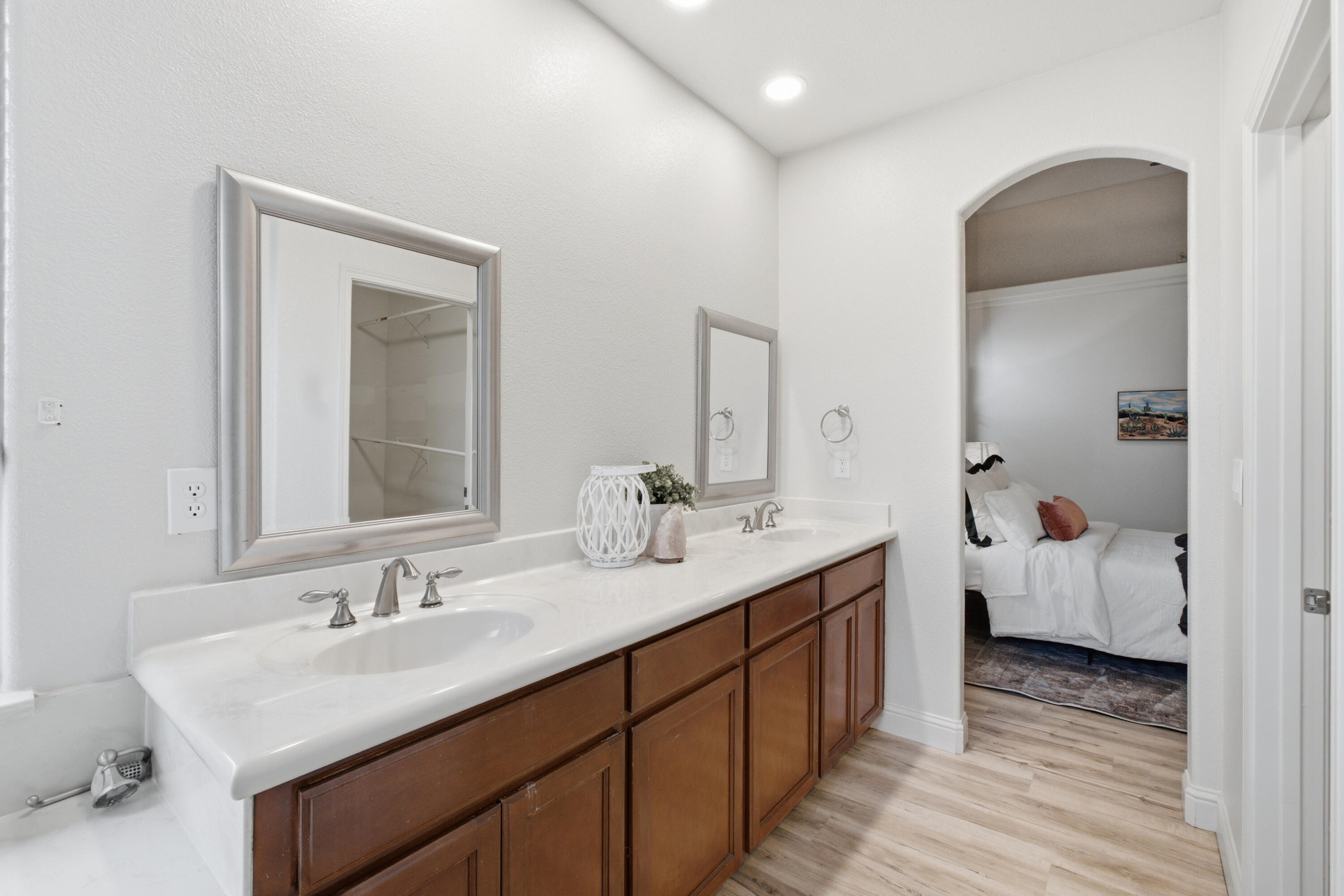 2234 N Carson Ct, Visalia, CA 93291