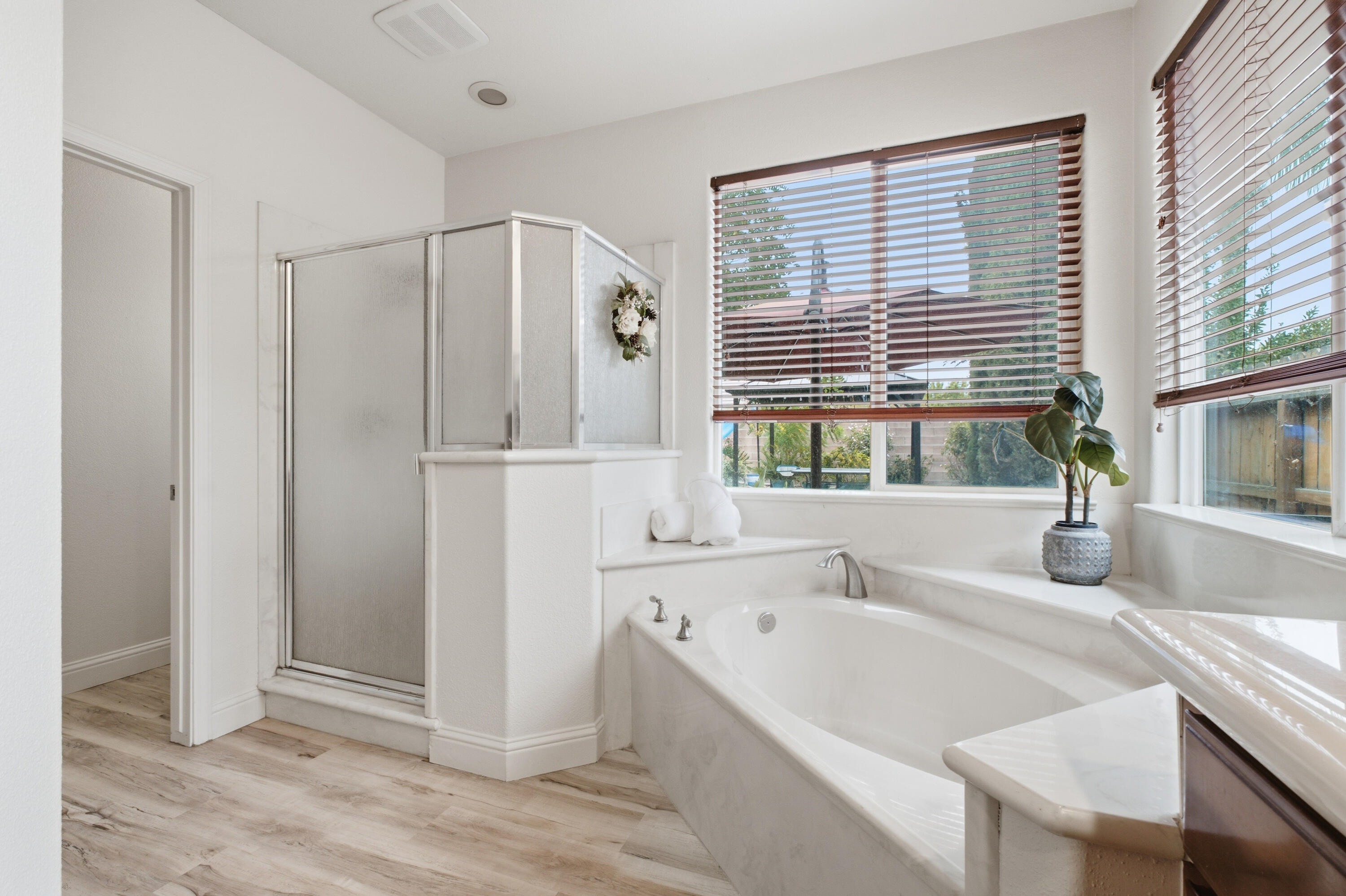 2234 N Carson Ct, Visalia, CA 93291