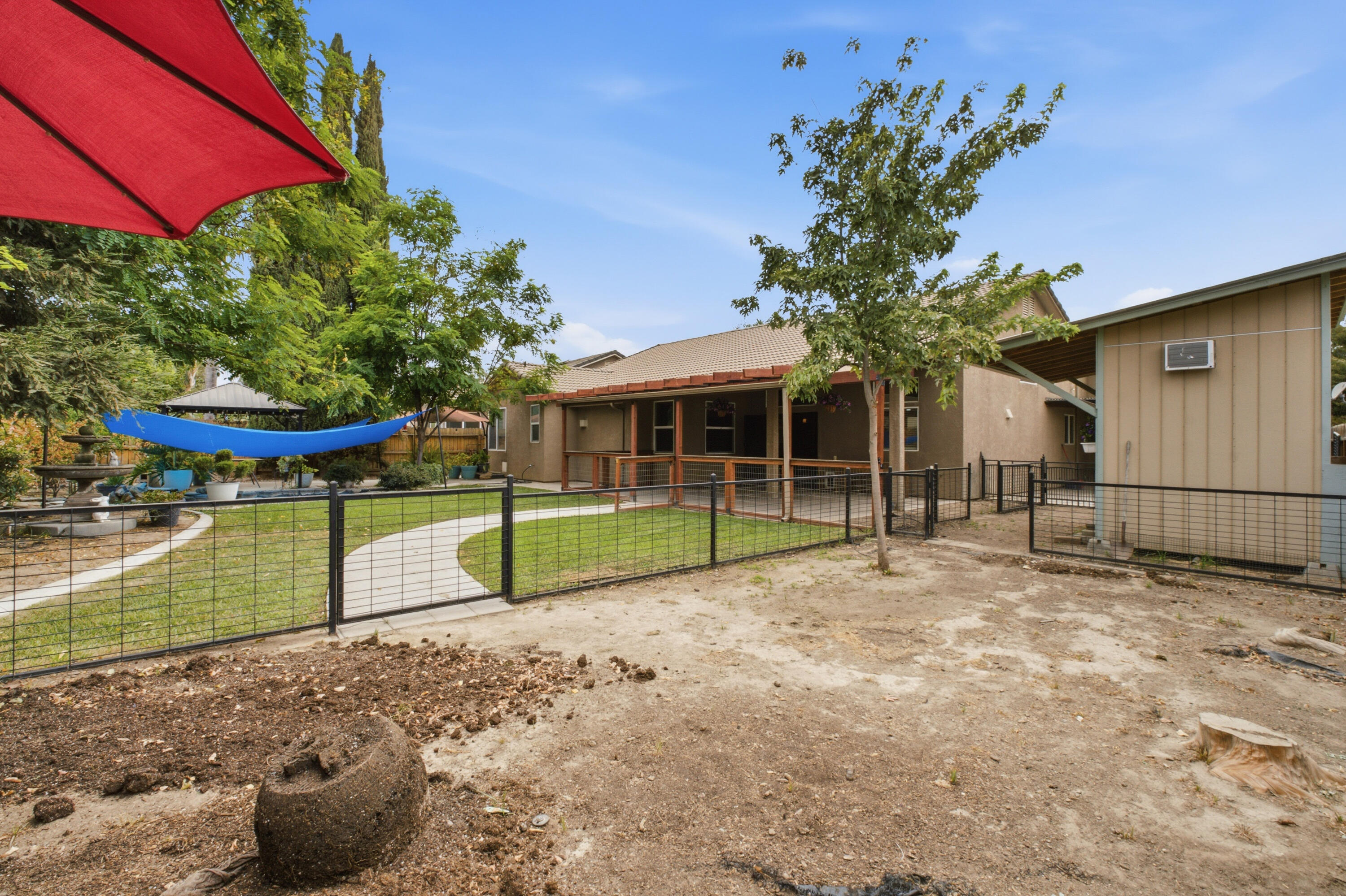 2234 N Carson Ct, Visalia, CA 93291