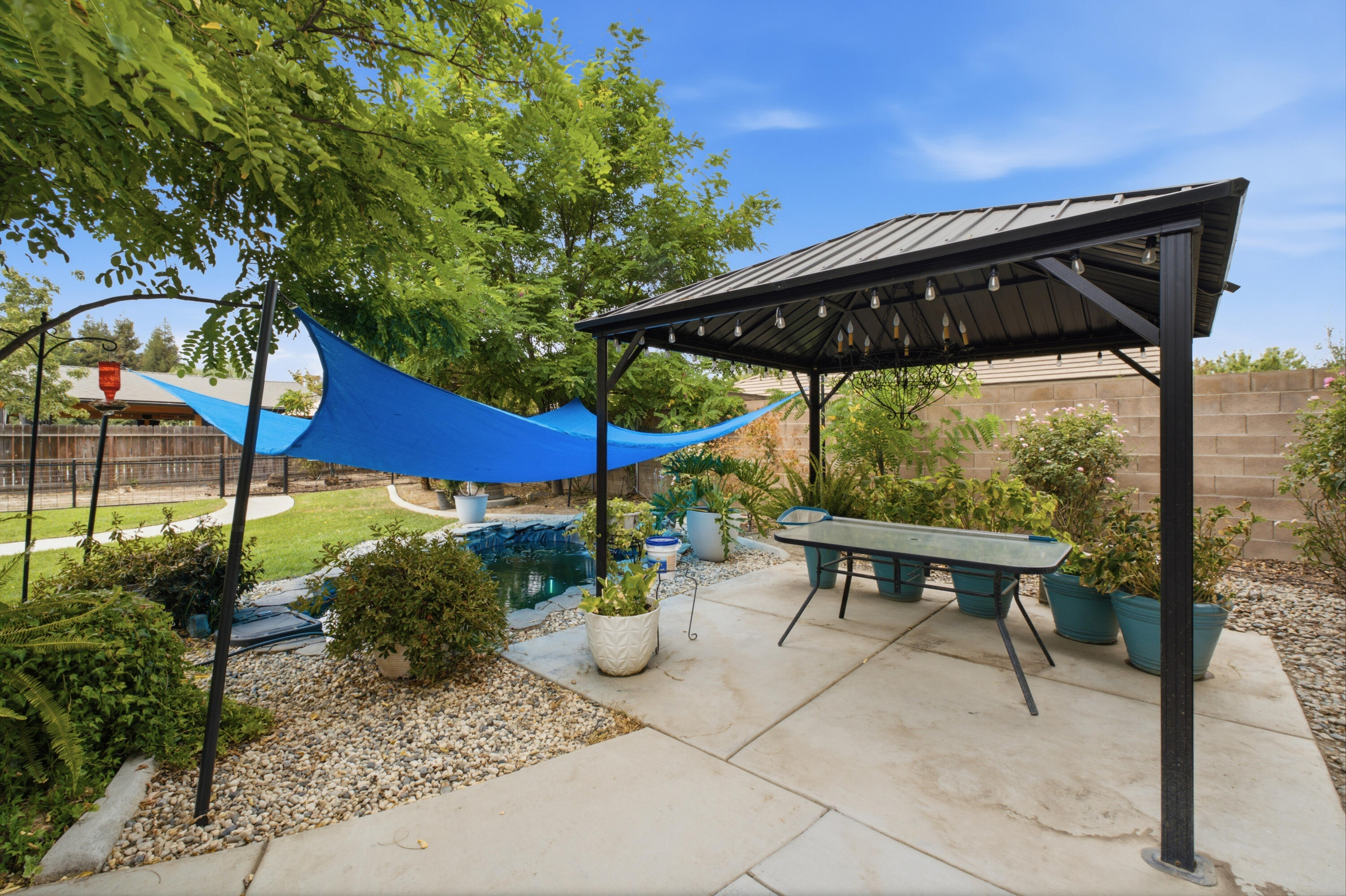 2234 N Carson Ct, Visalia, CA 93291