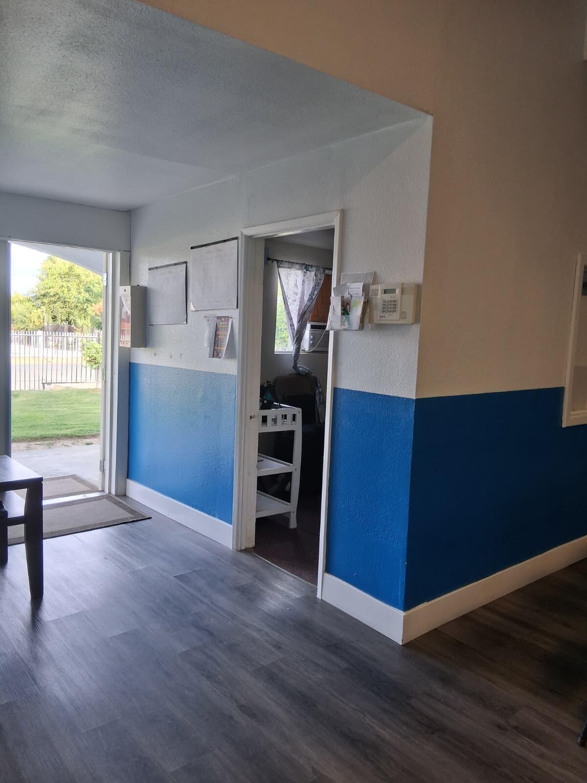 954 Walnut St, Pixley, CA 93256