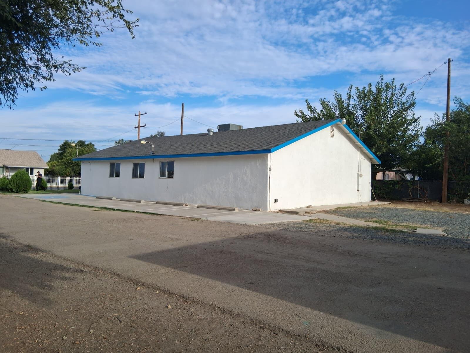 954 Walnut St, Pixley, CA 93256