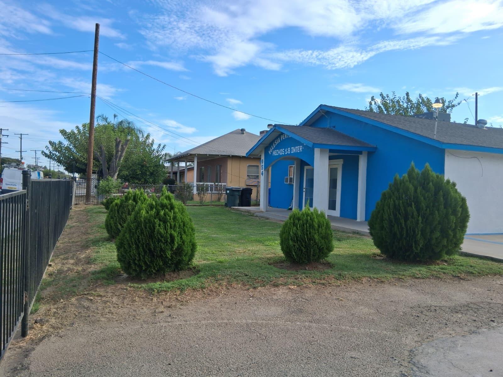954 Walnut St, Pixley, CA 93256