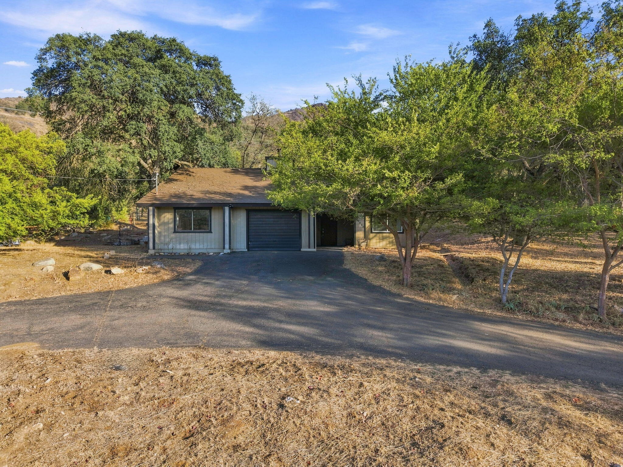 41113 Oak Ridge Dr #A, Three Rivers, CA 93271