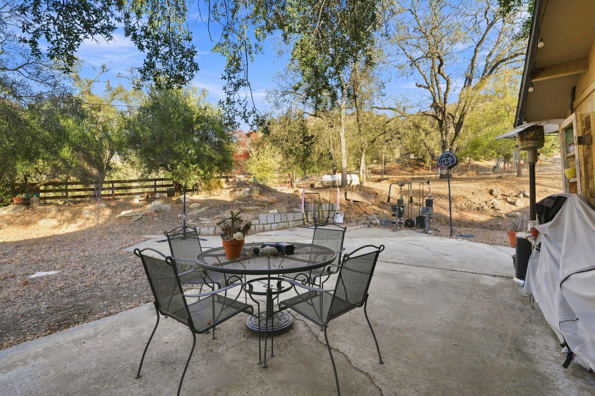 41113 Oak Ridge Dr #A, Three Rivers, CA 93271