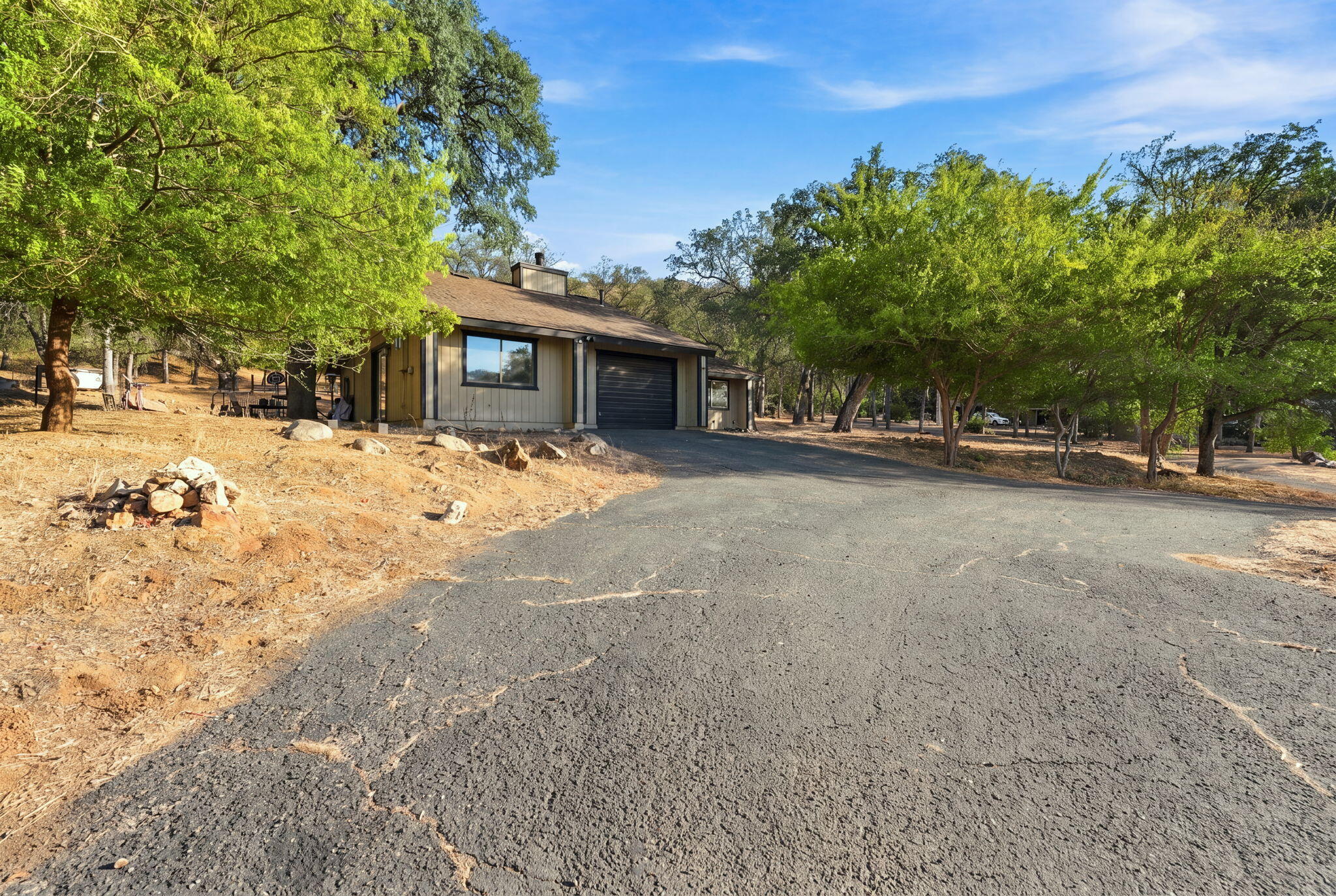 41113 Oak Ridge Dr #A, Three Rivers, CA 93271
