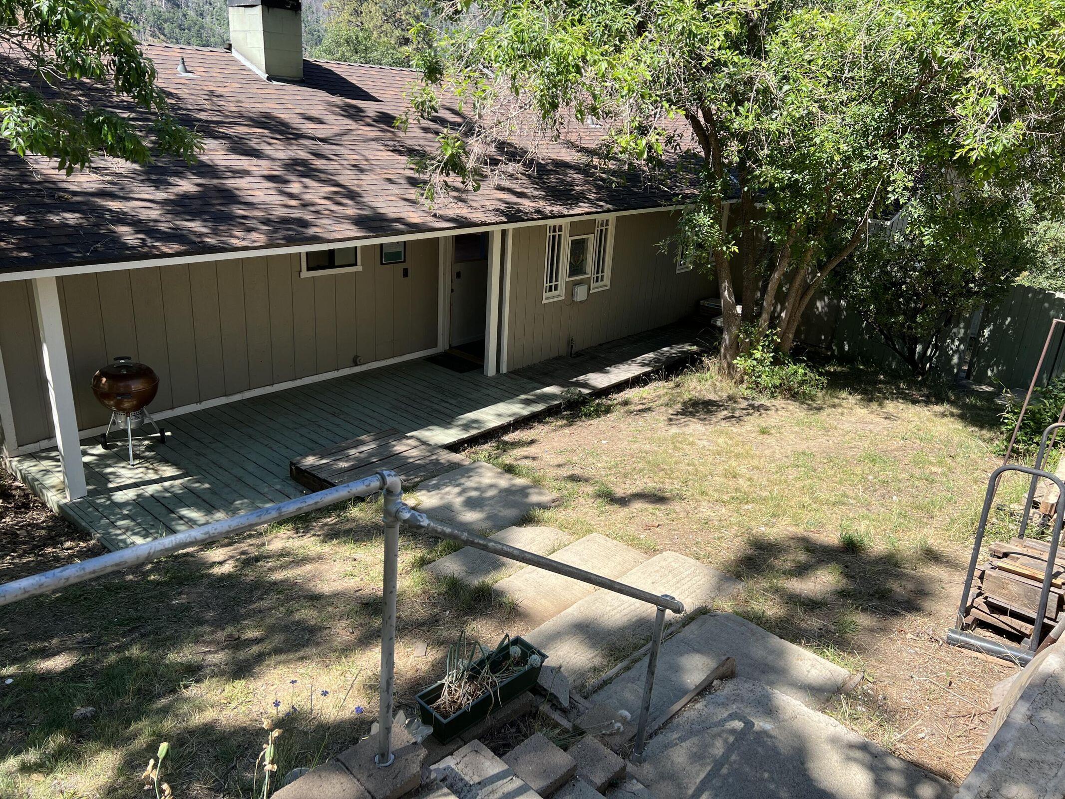305 John Lewis Dr, Springville, CA 93265