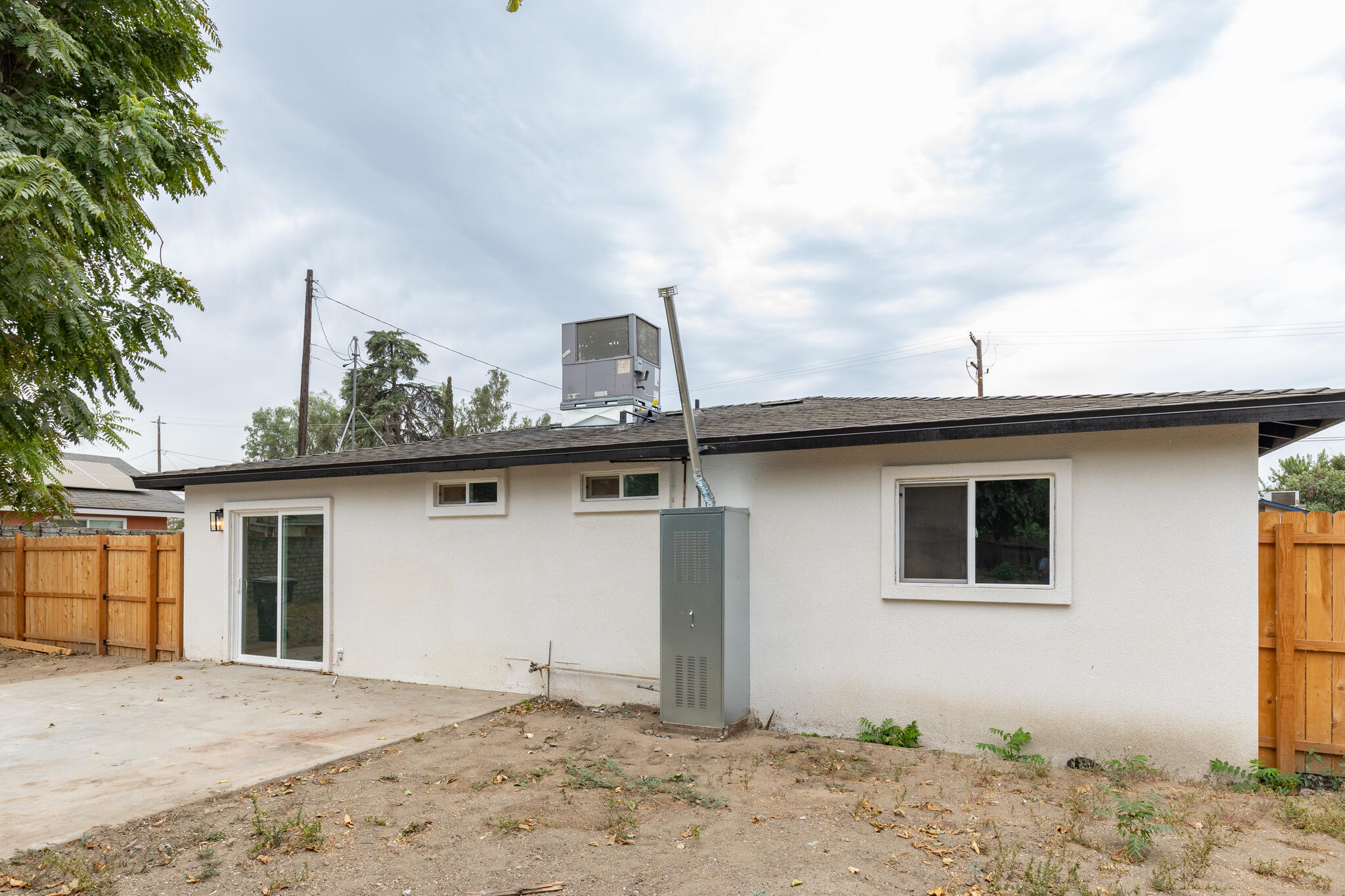 1948 N Encina St, Visalia, CA 93291