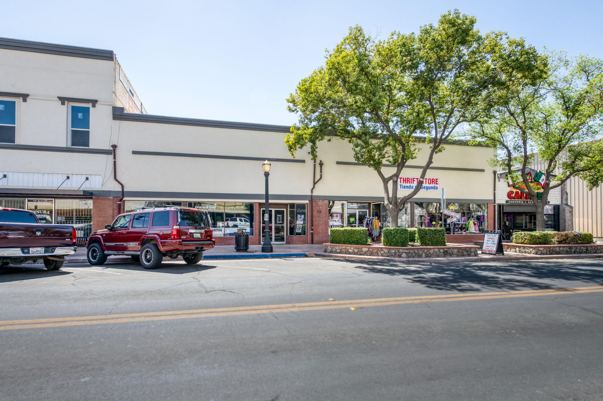 137 N L St, Dinuba, CA 93618