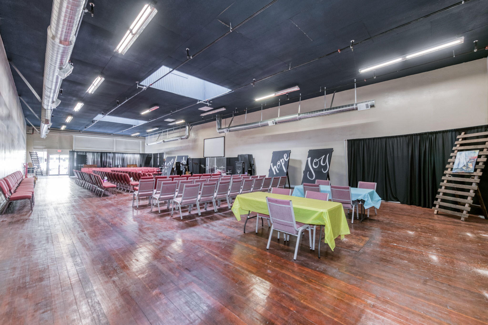 137 N L St, Dinuba, CA 93618