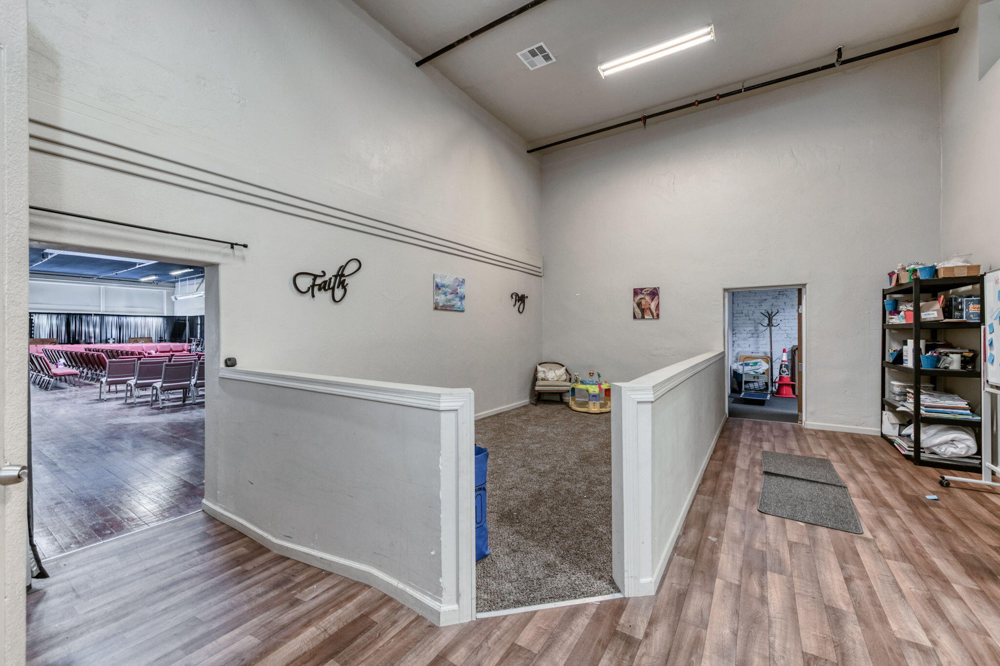 137 N L St, Dinuba, CA 93618