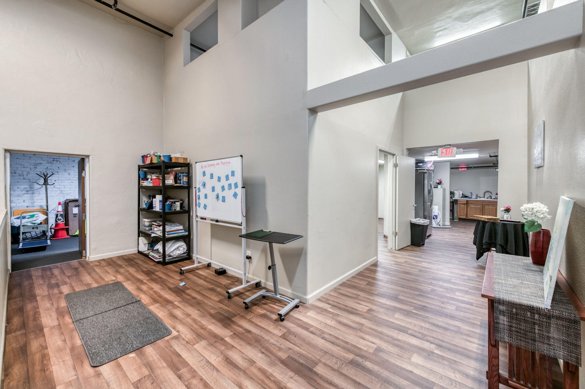 137 N L St, Dinuba, CA 93618