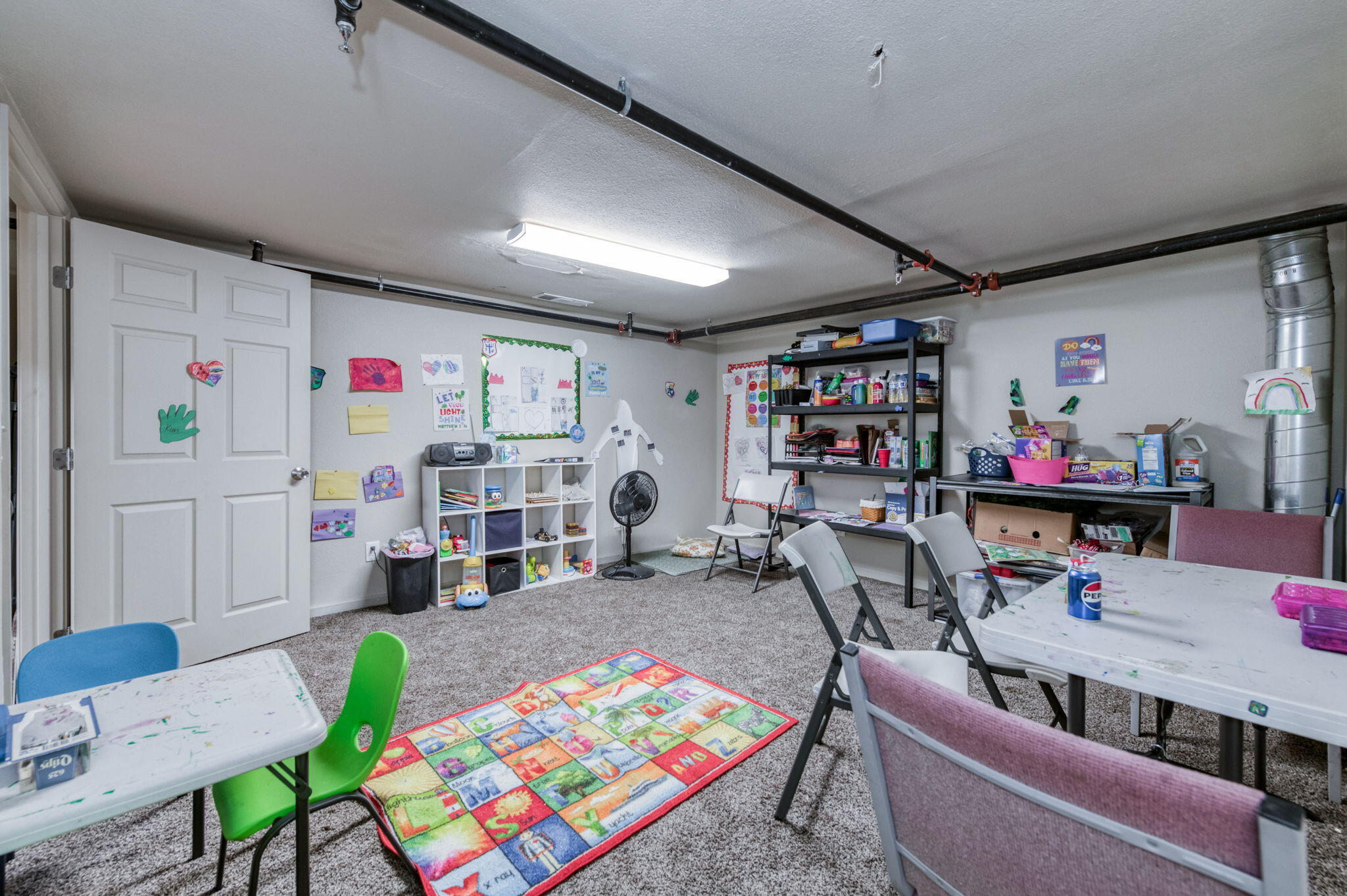 137 N L St, Dinuba, CA 93618