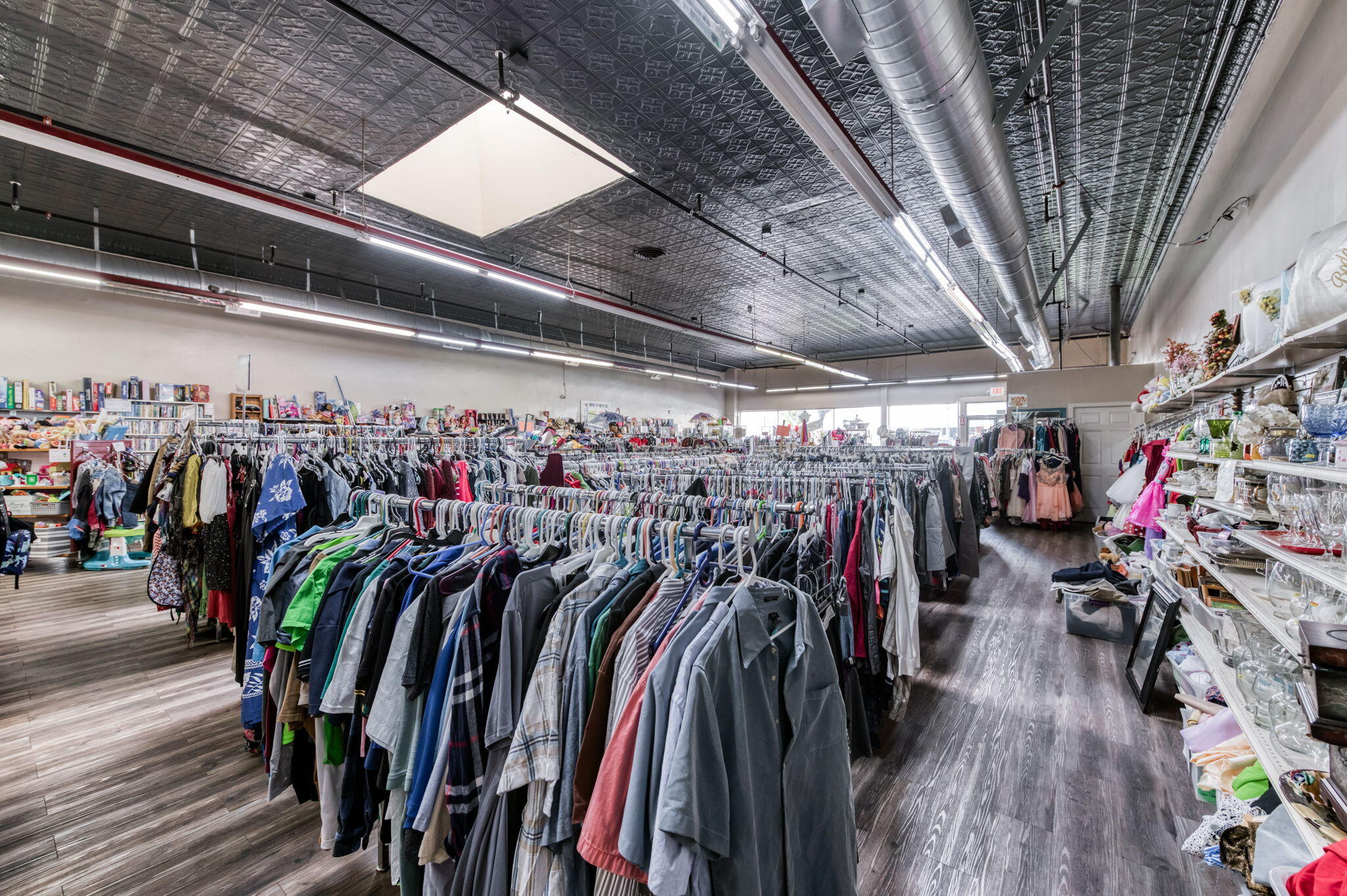 137 N L St, Dinuba, CA 93618