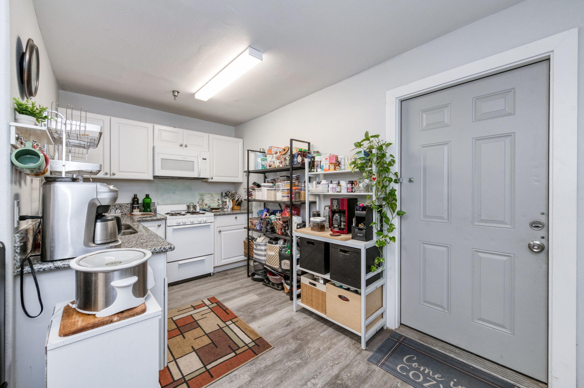 137 N L St, Dinuba, CA 93618