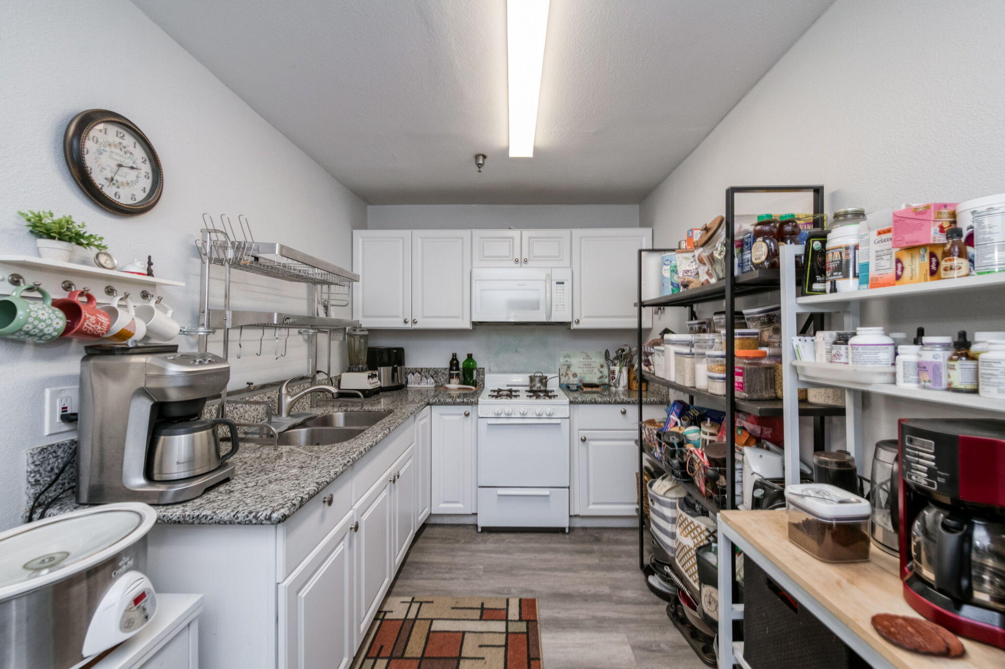 137 N L St, Dinuba, CA 93618