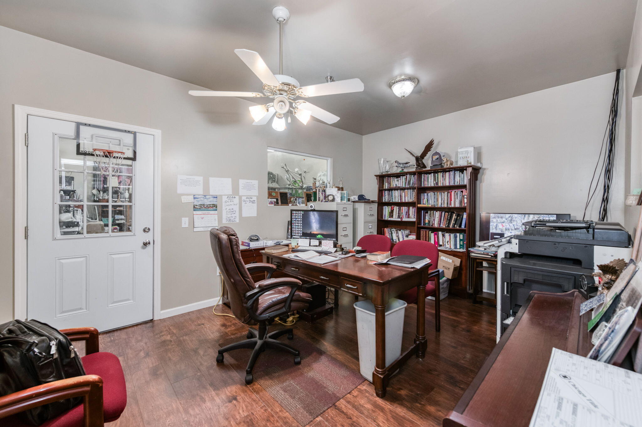 137 N L St, Dinuba, CA 93618