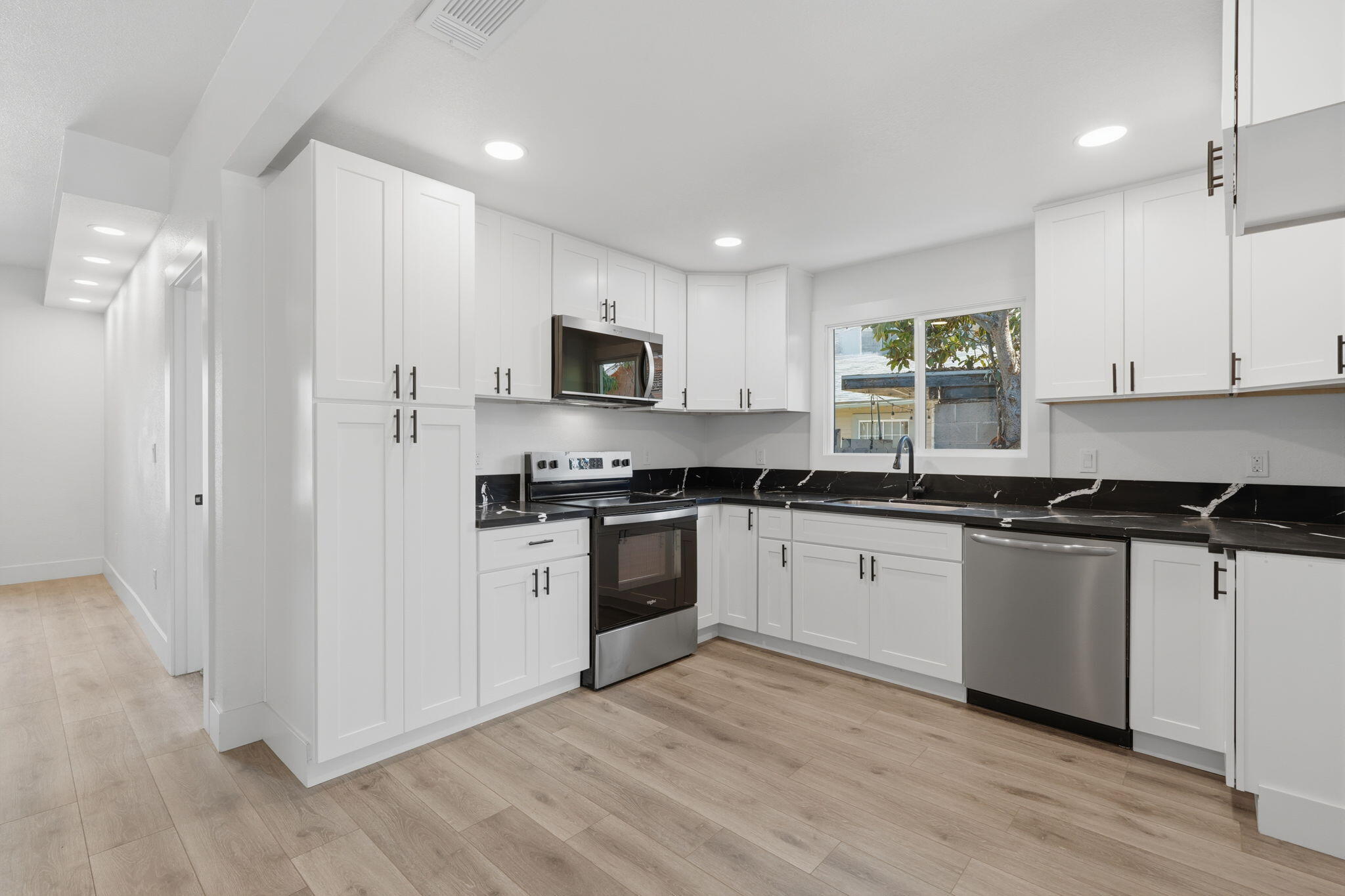 1145 D St, Reedley, CA 93654