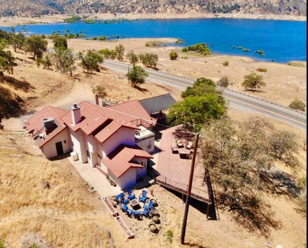 38426 Sierra Dr, Three Rivers, CA 93271
