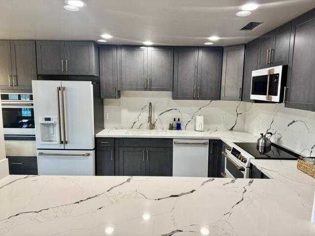 38426 Sierra Dr, Three Rivers, CA 93271