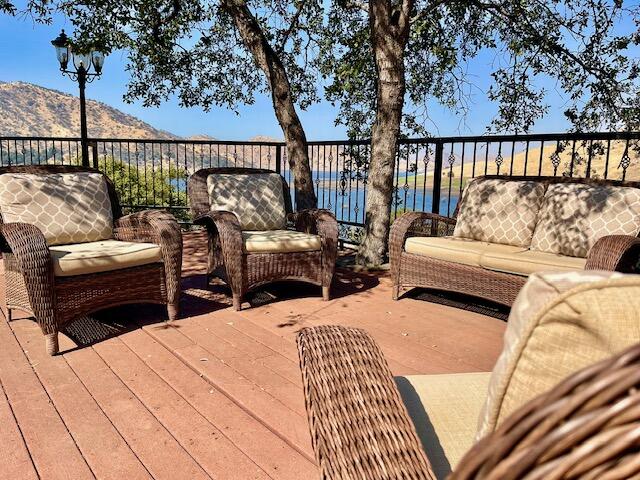 38426 Sierra Dr, Three Rivers, CA 93271